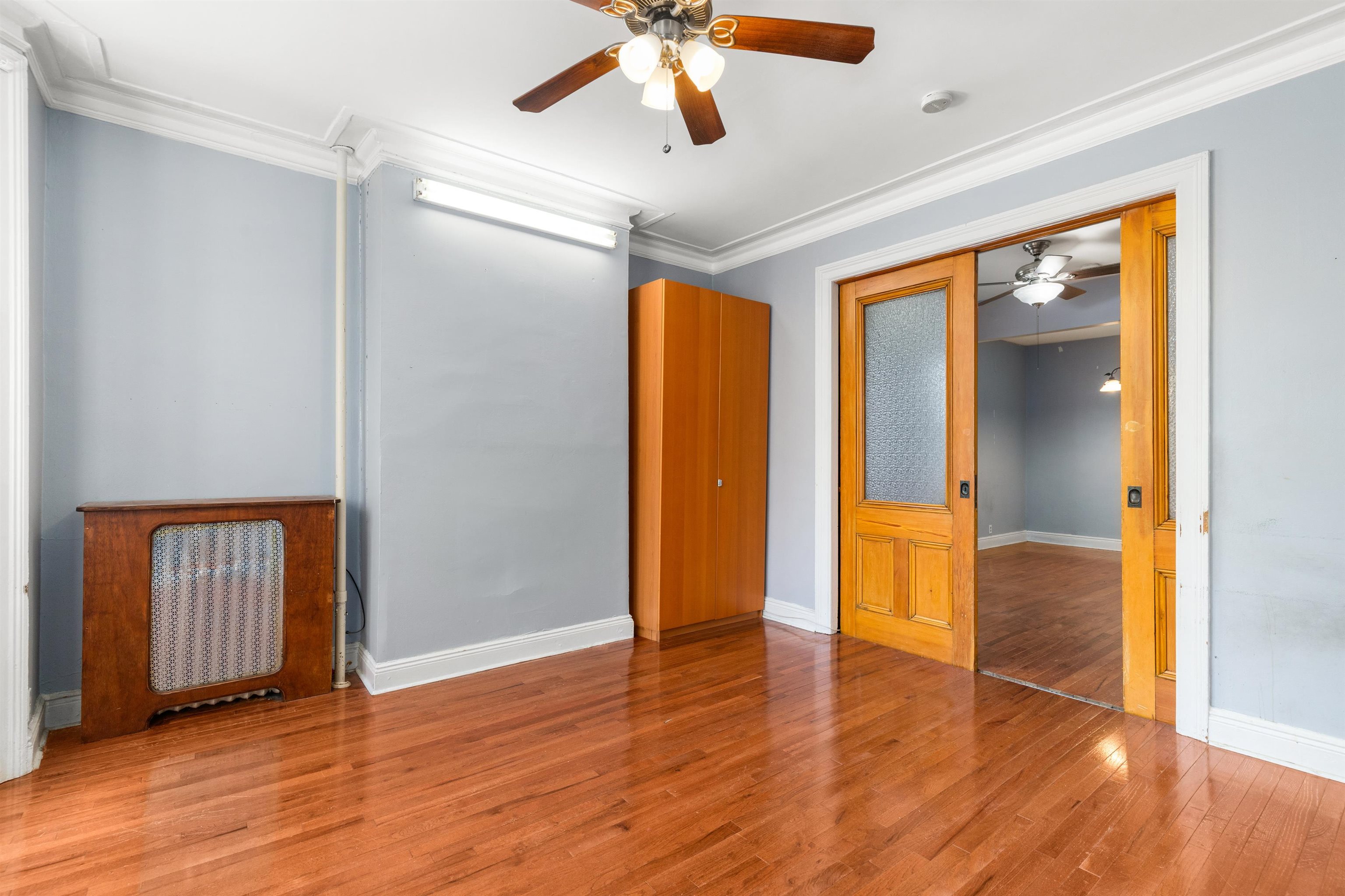 21 49TH ST Unit: 1