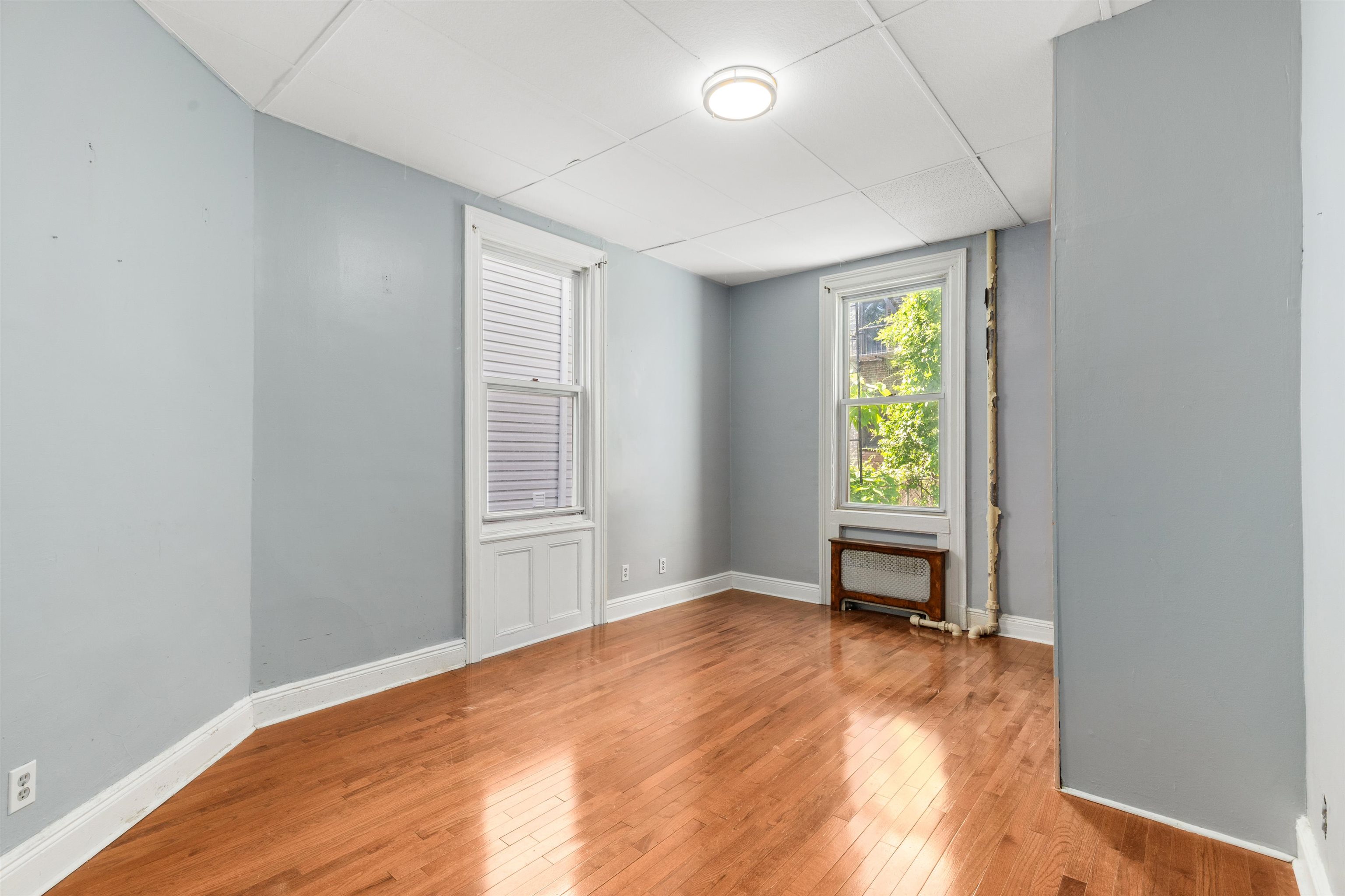 21 49TH ST Unit: 1