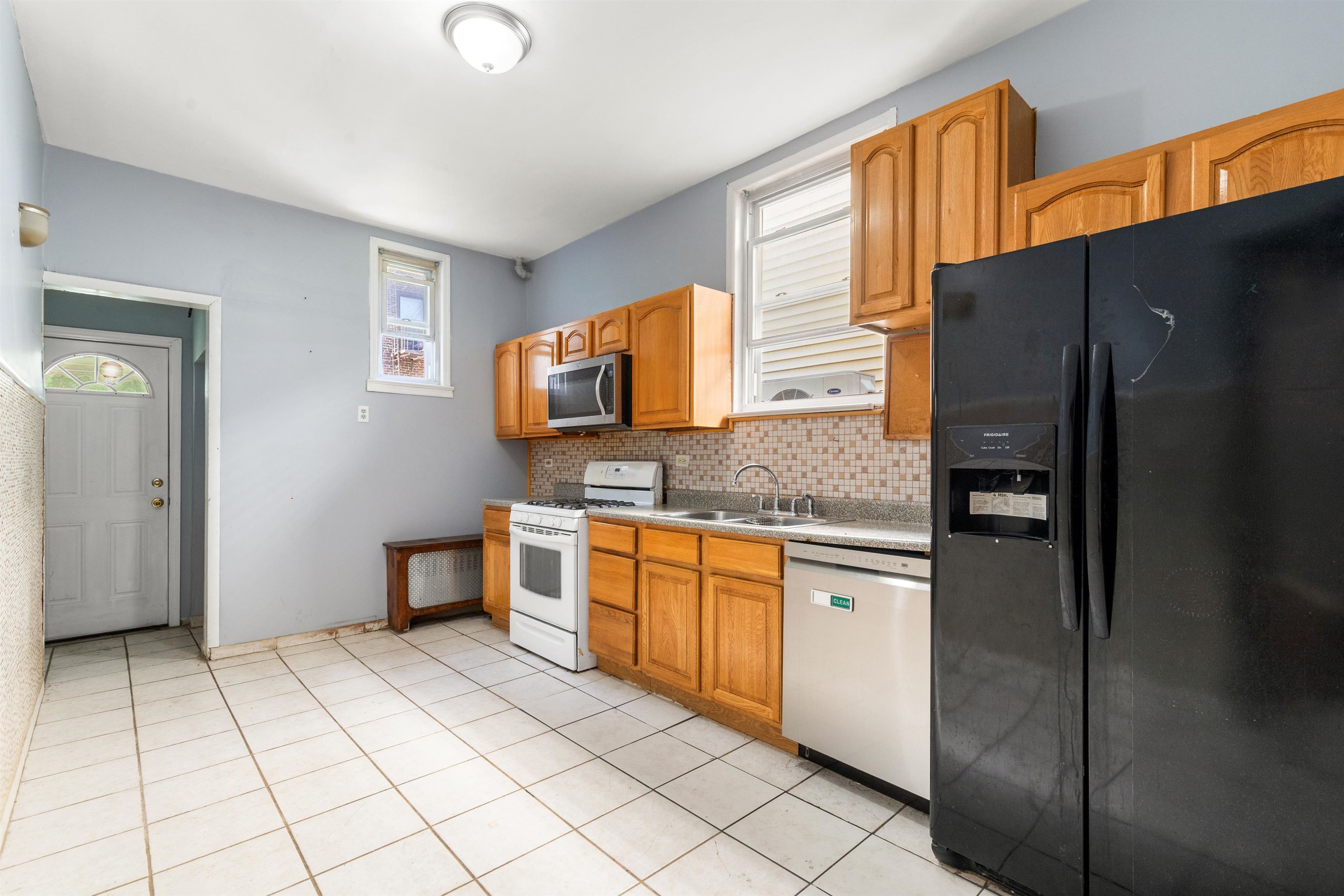 21 49TH ST Unit: 1