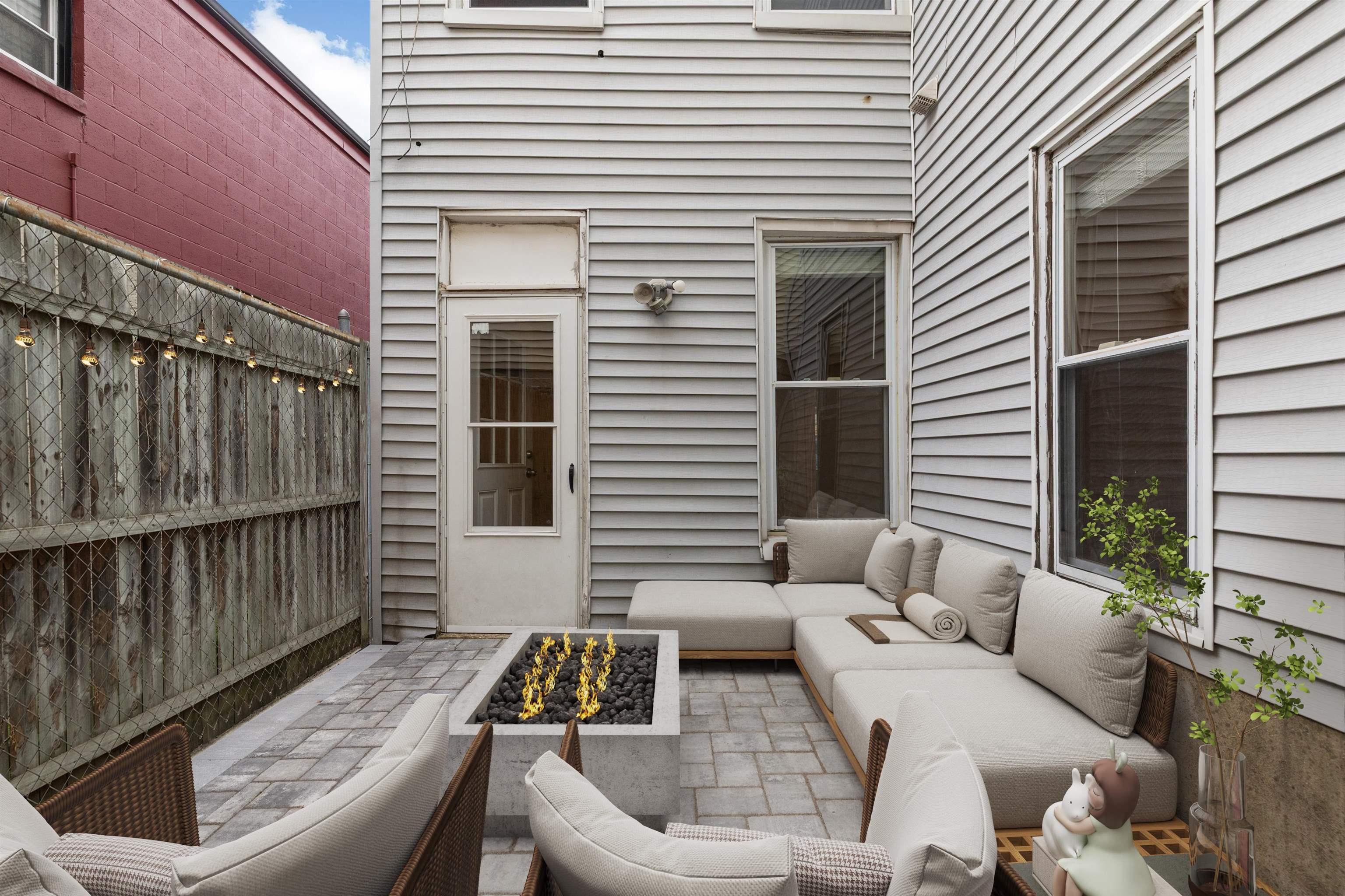84 GRIFFITH ST Unit: #1