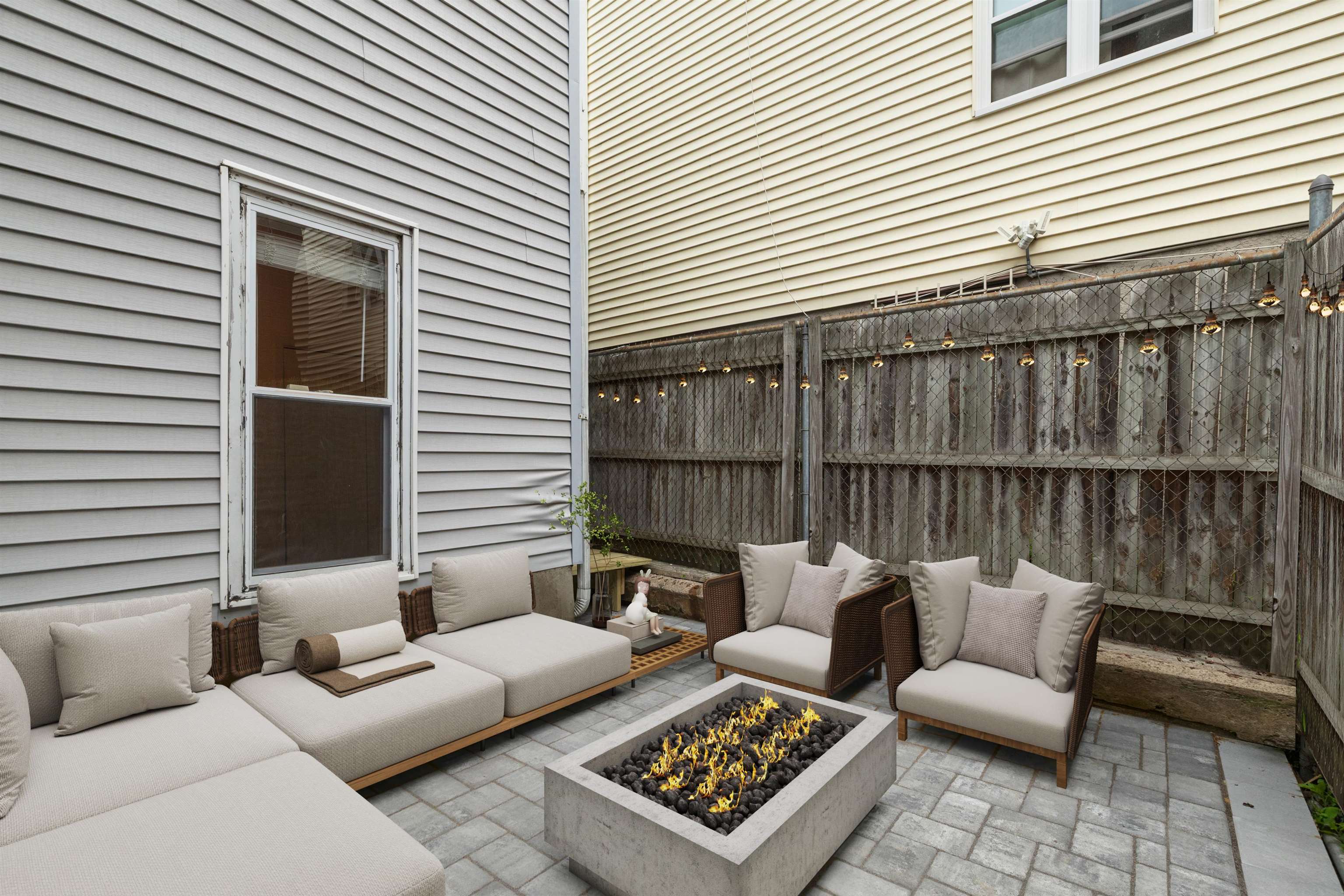 84 GRIFFITH ST Unit: #1