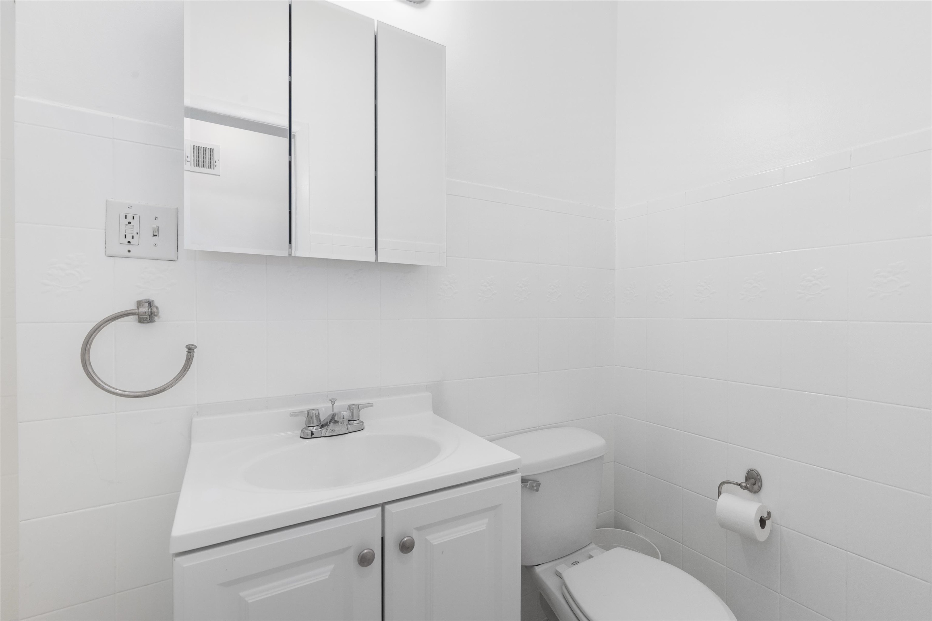 84 GRIFFITH ST Unit: #1