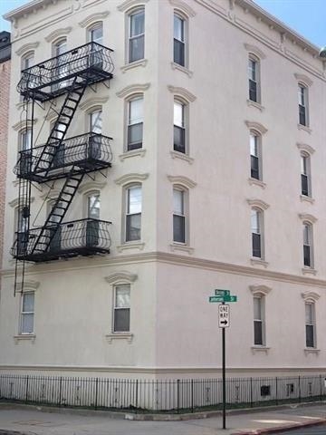 132 JEFFERSON ST Unit: 4R