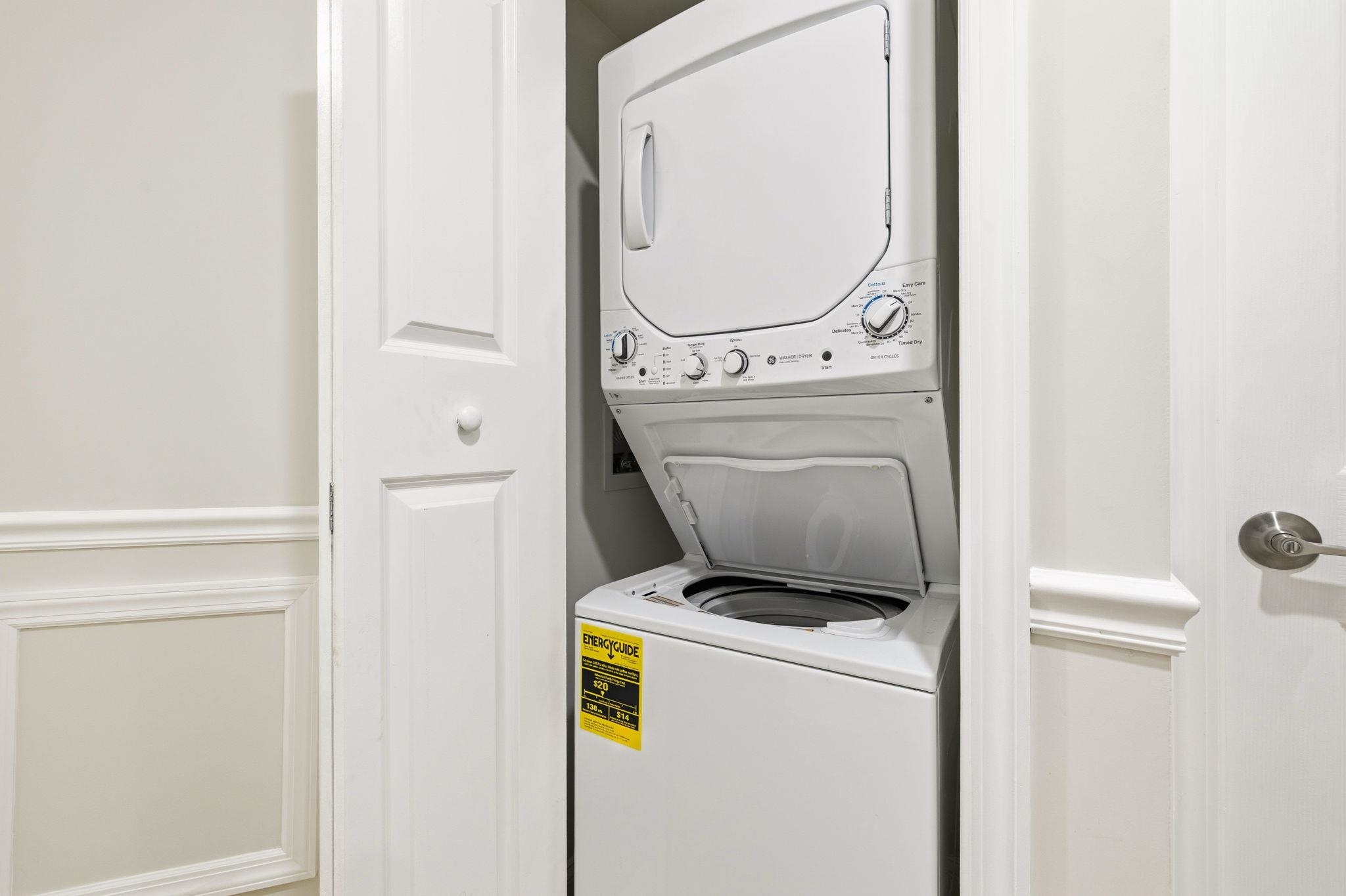 81 ROMAINE AVE Unit: 2