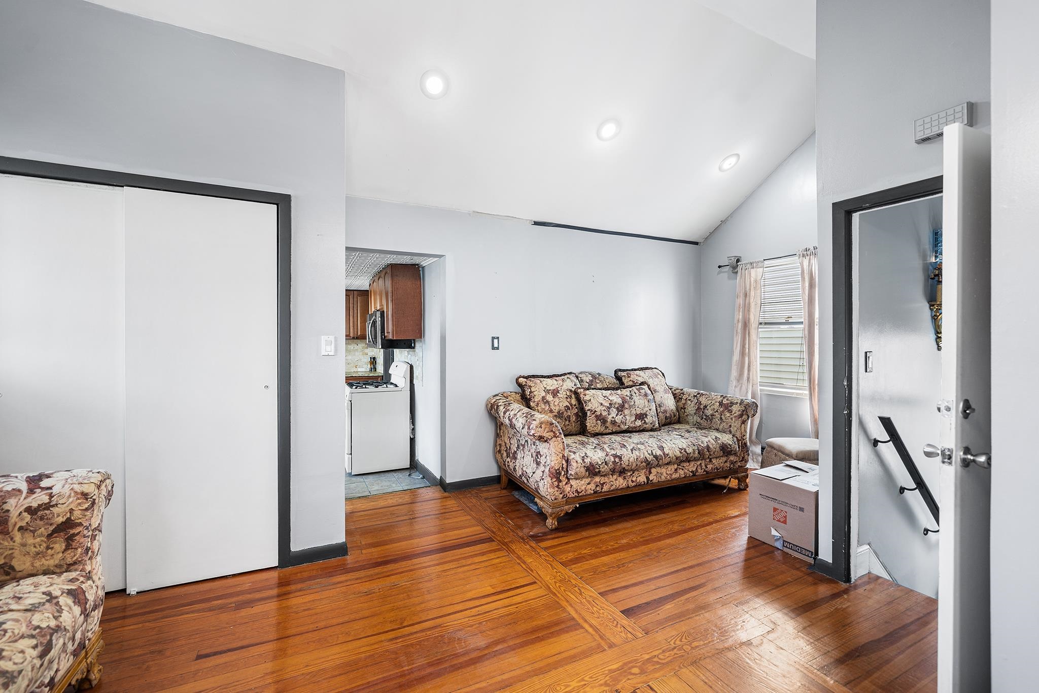 306 BERGENLINE AVE