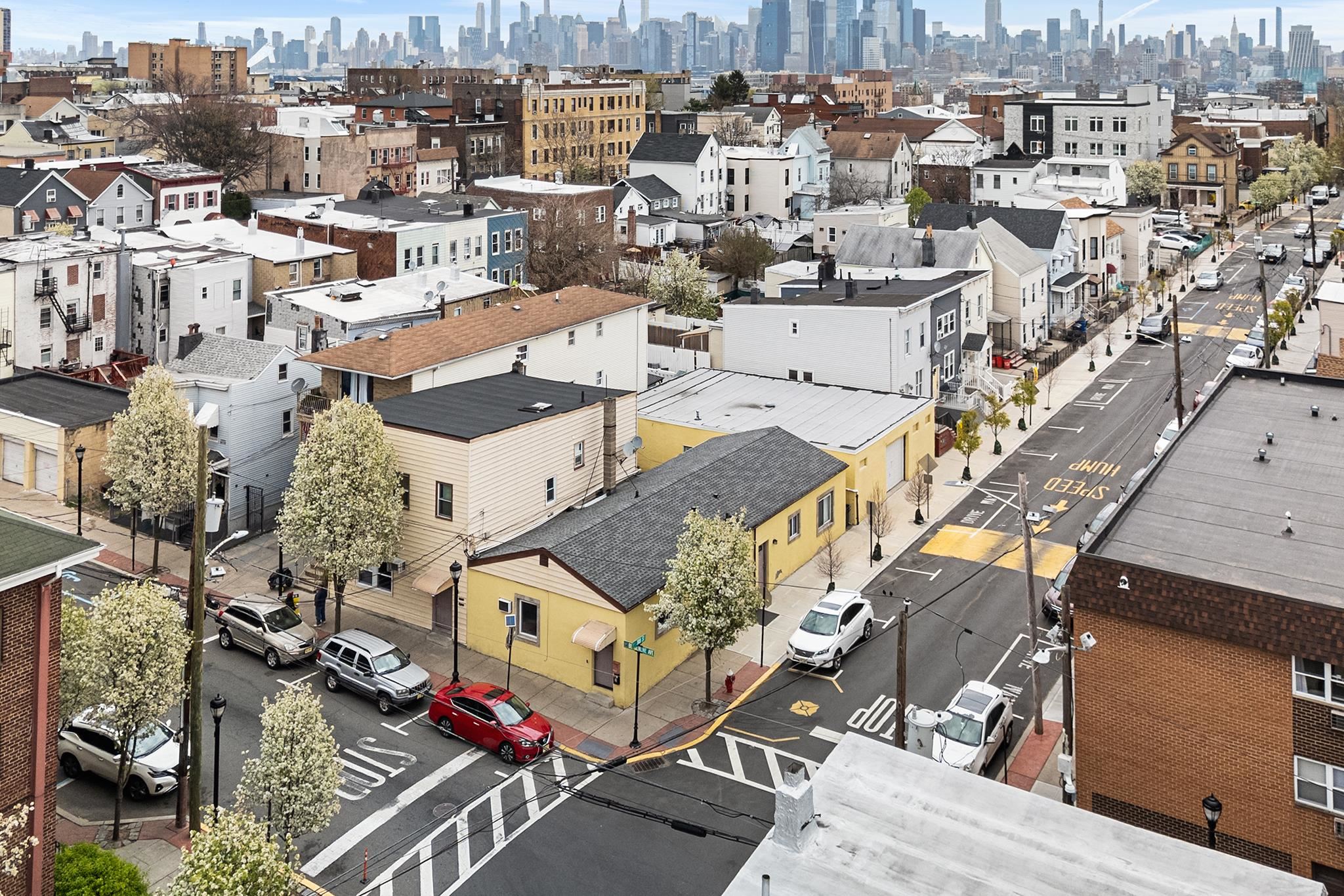 306 BERGENLINE AVE