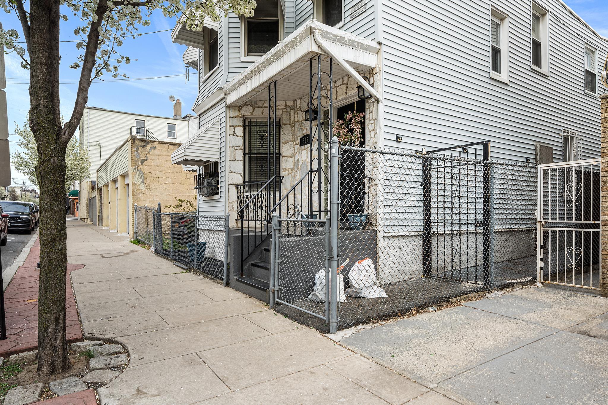 306 BERGENLINE AVE