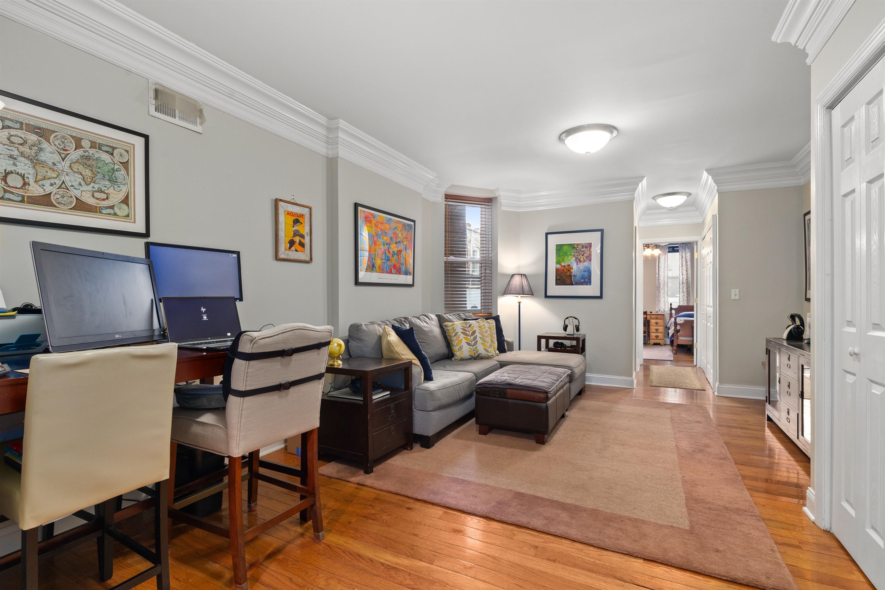 207 OGDEN AVE Unit: 1L