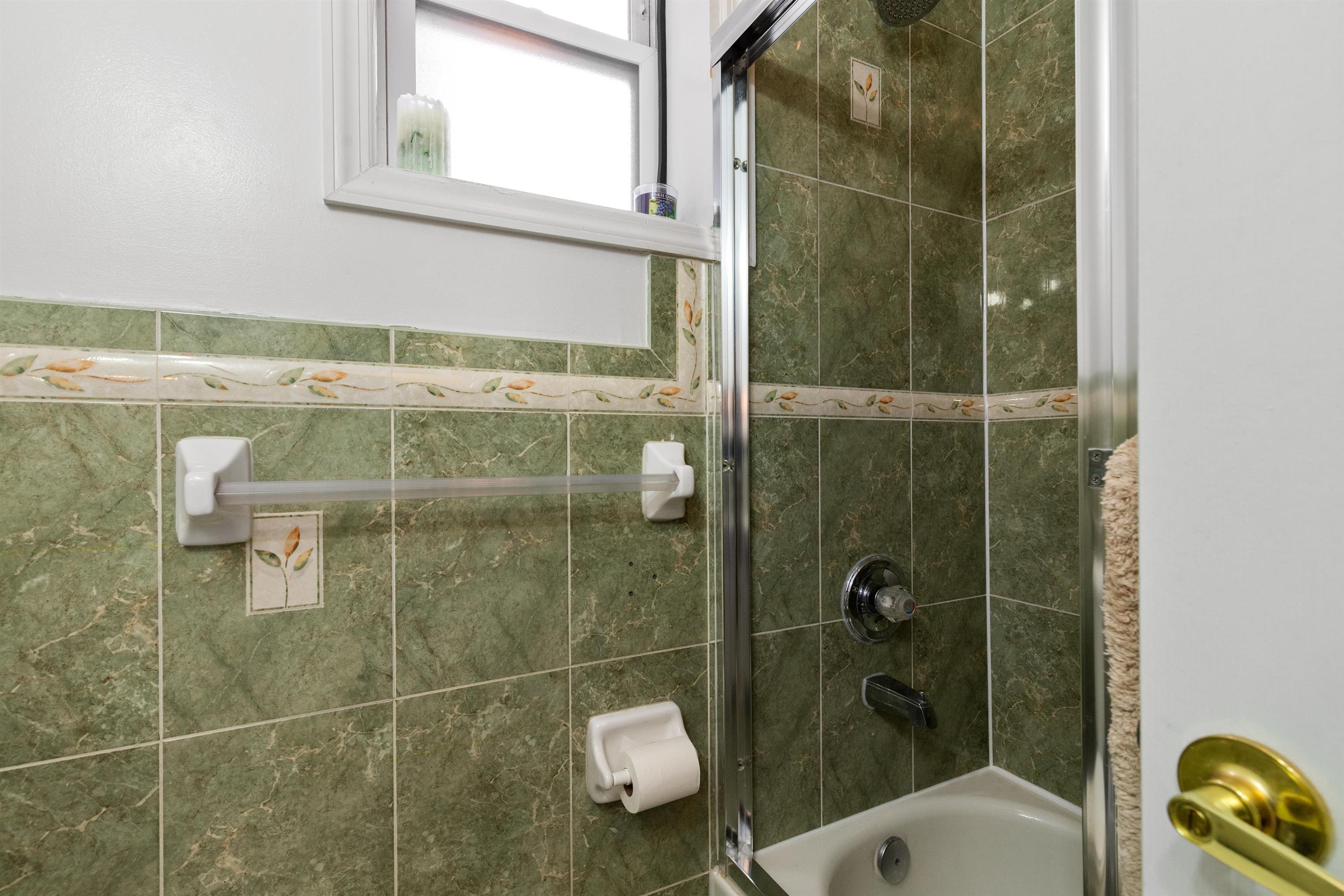 207 OGDEN AVE Unit: 1L