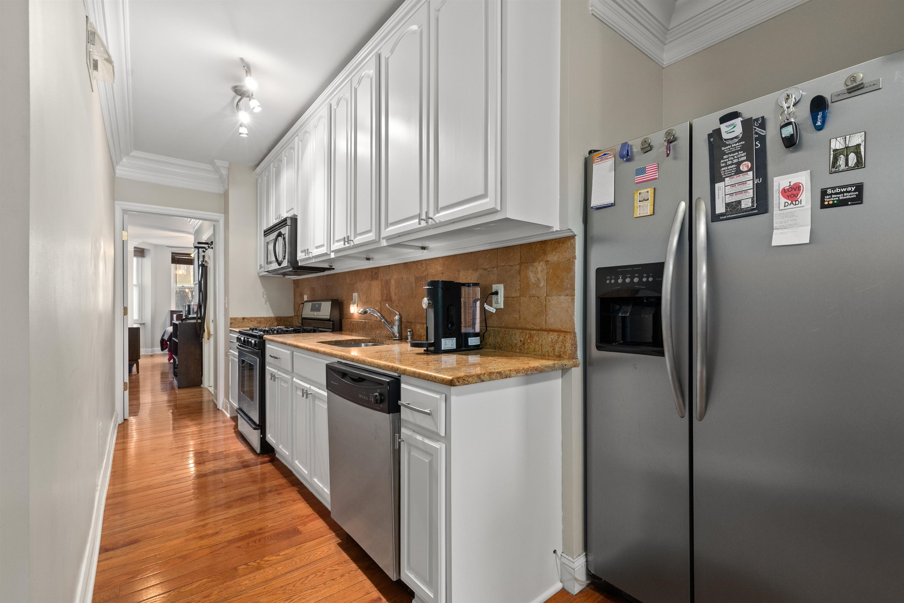 207 OGDEN AVE Unit: 1L