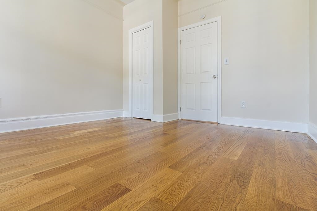 124 WEST 54TH ST
