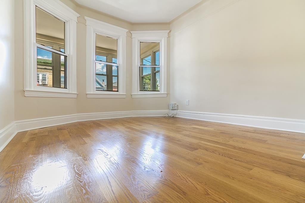 124 WEST 54TH ST