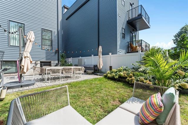 93 PEARSALL AVE