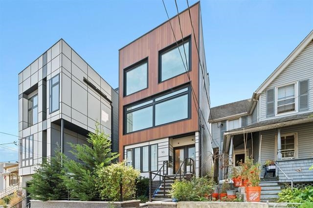 93 PEARSALL AVE