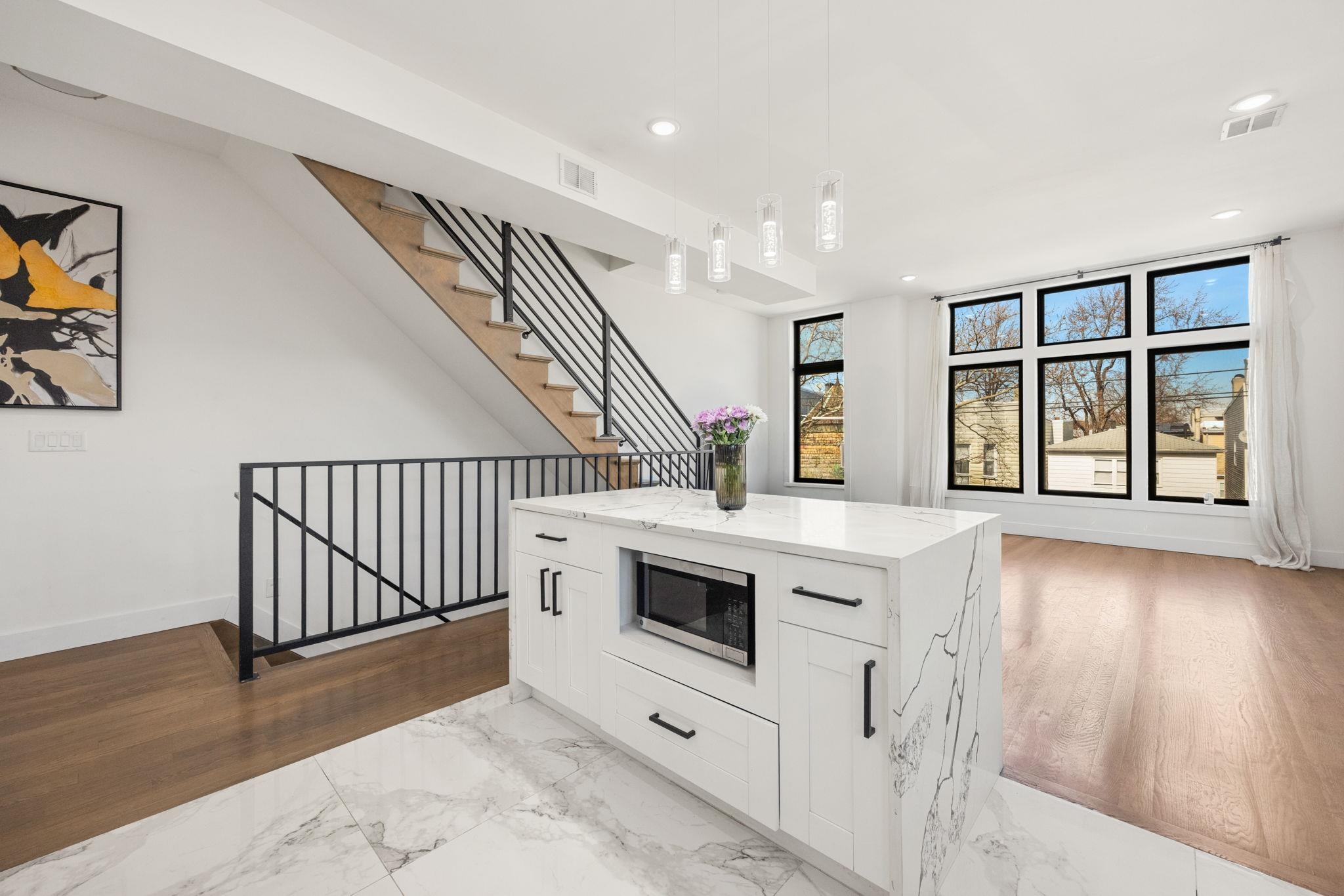 121 PROSPECT ST Unit: 2R