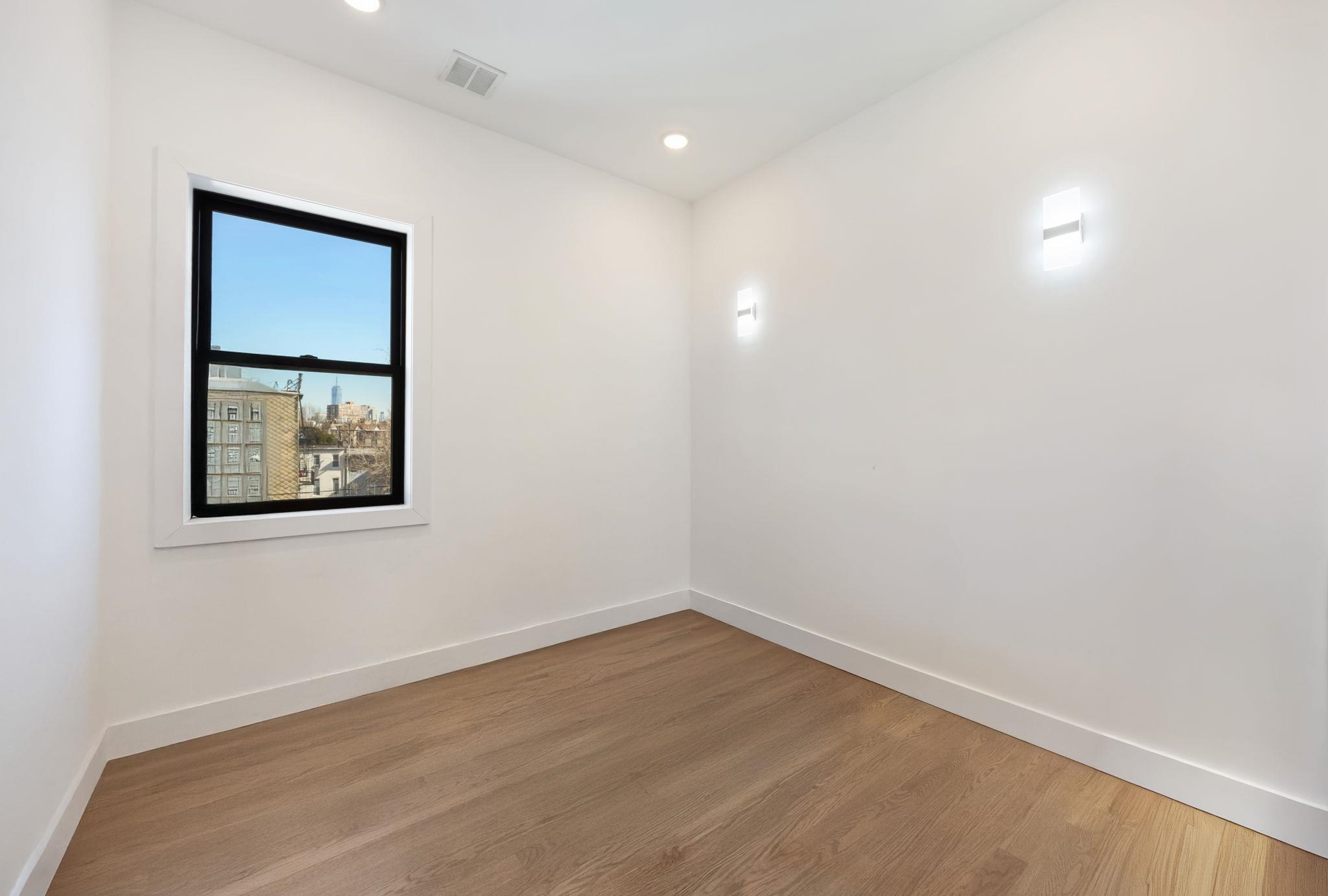 121 PROSPECT ST Unit: 2R