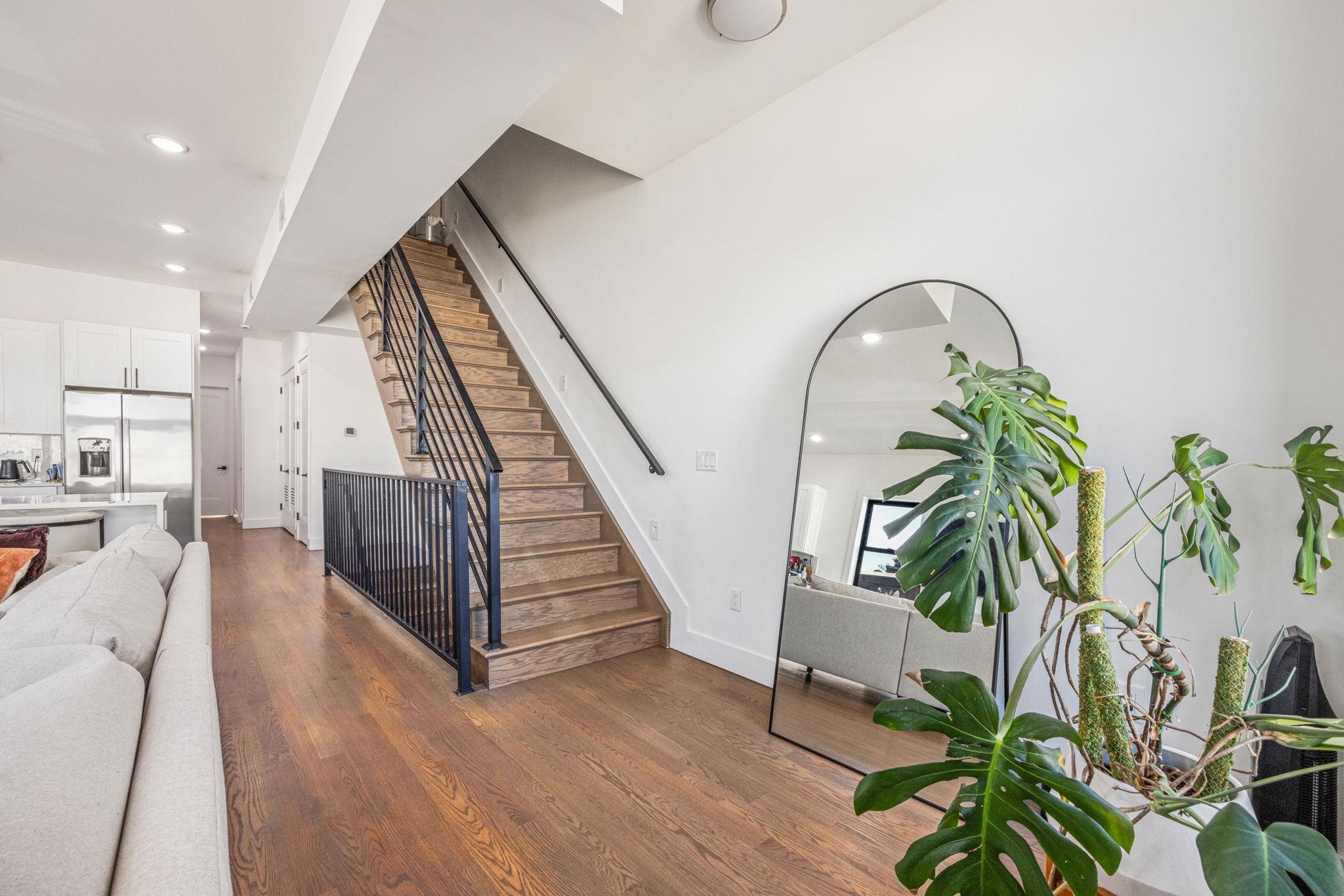 121 PROSPECT ST Unit: 2R