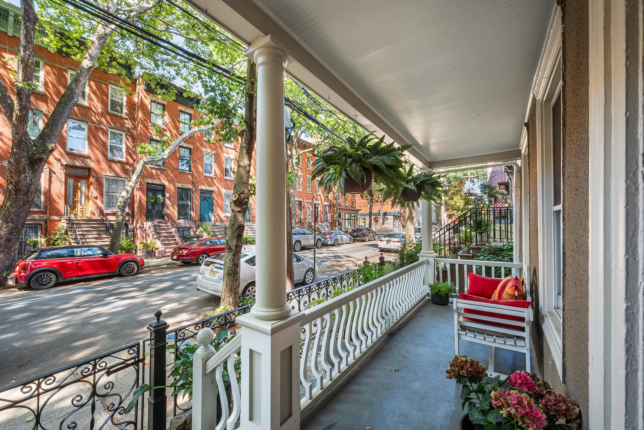 235 7TH ST Unit: 2