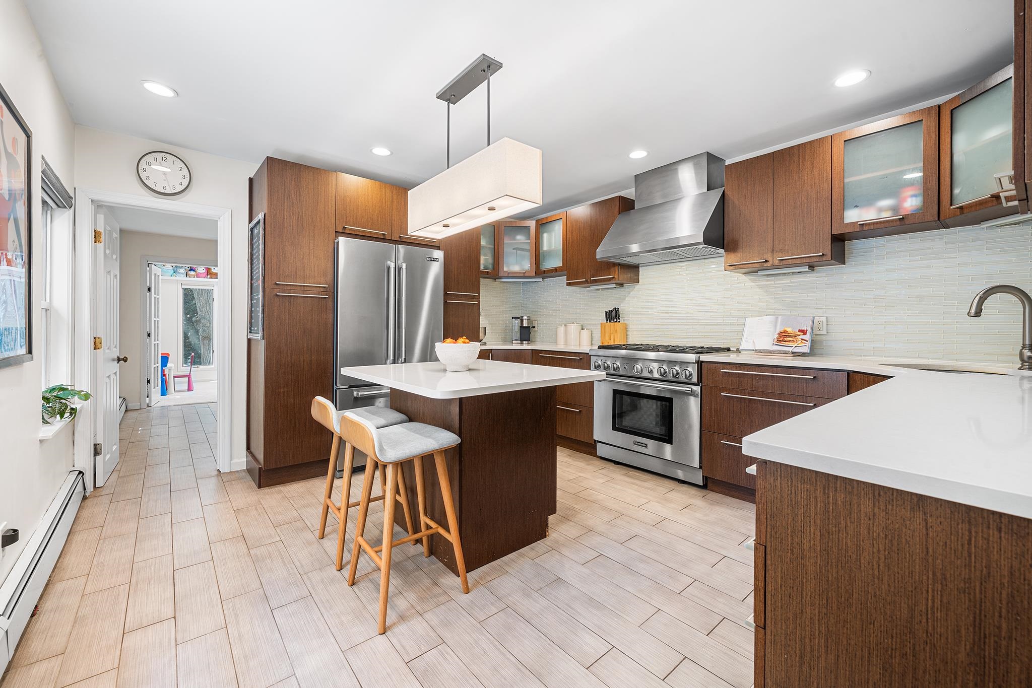 235 7TH ST Unit: 2