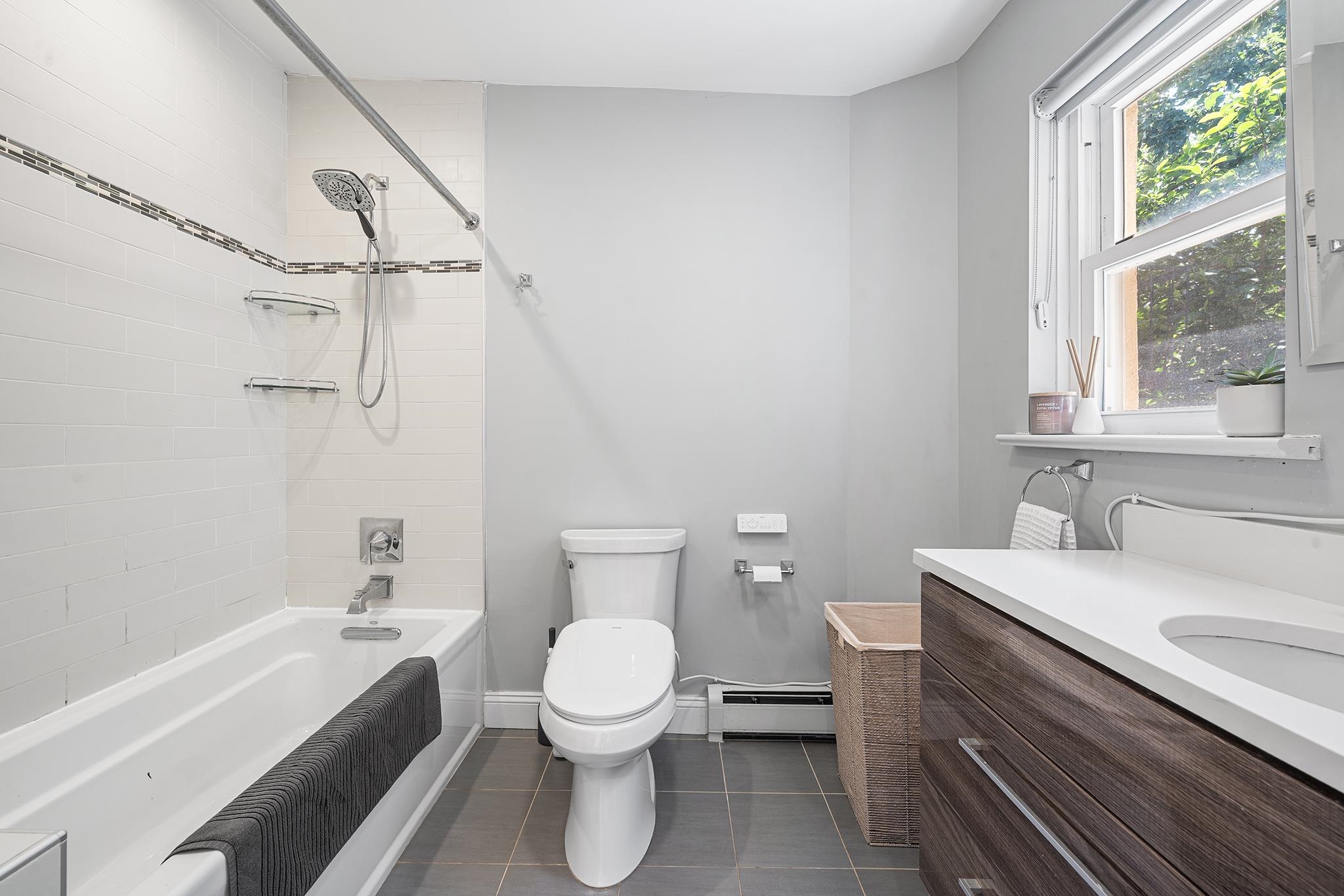235 7TH ST Unit: 2
