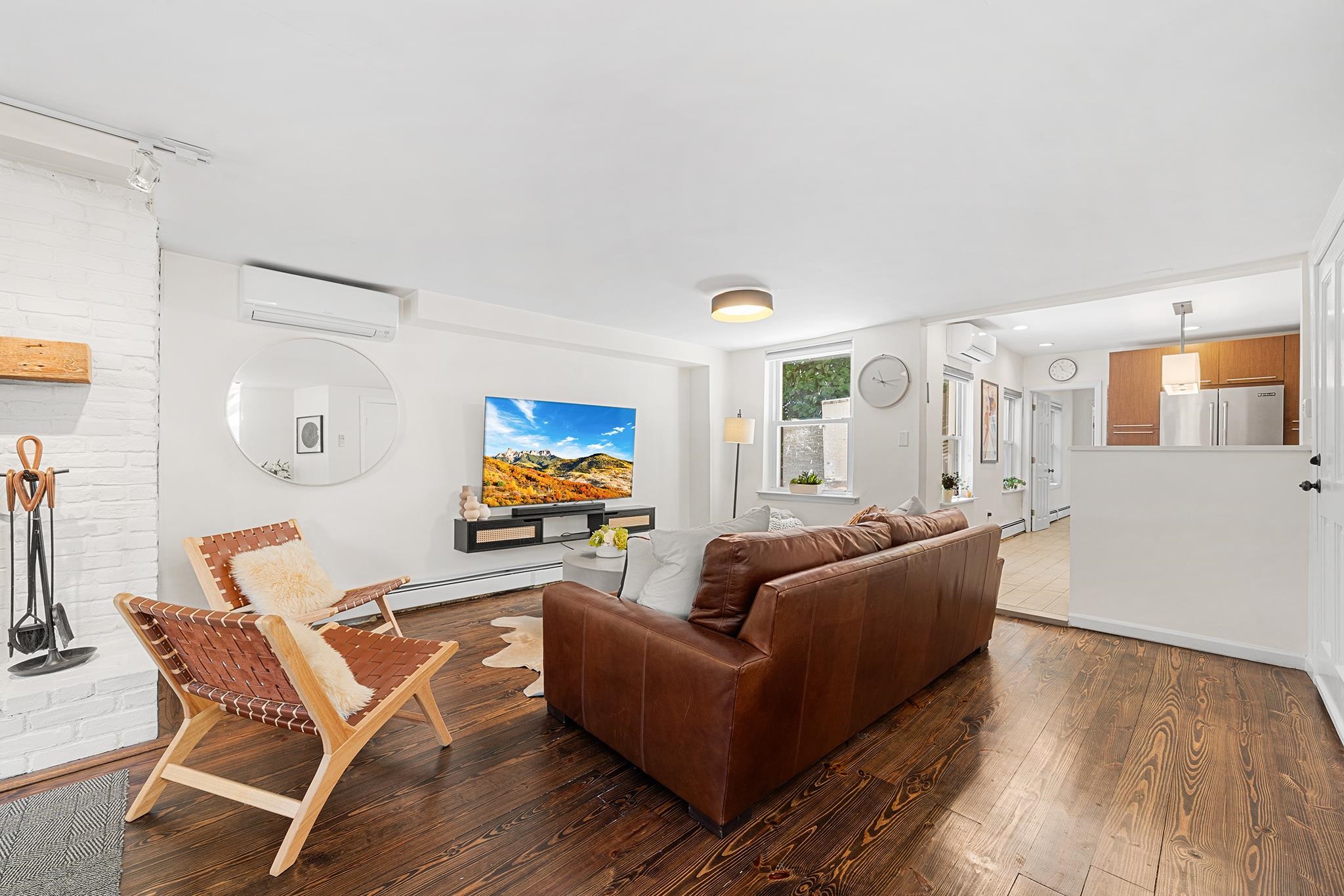 235 7TH ST Unit: 2