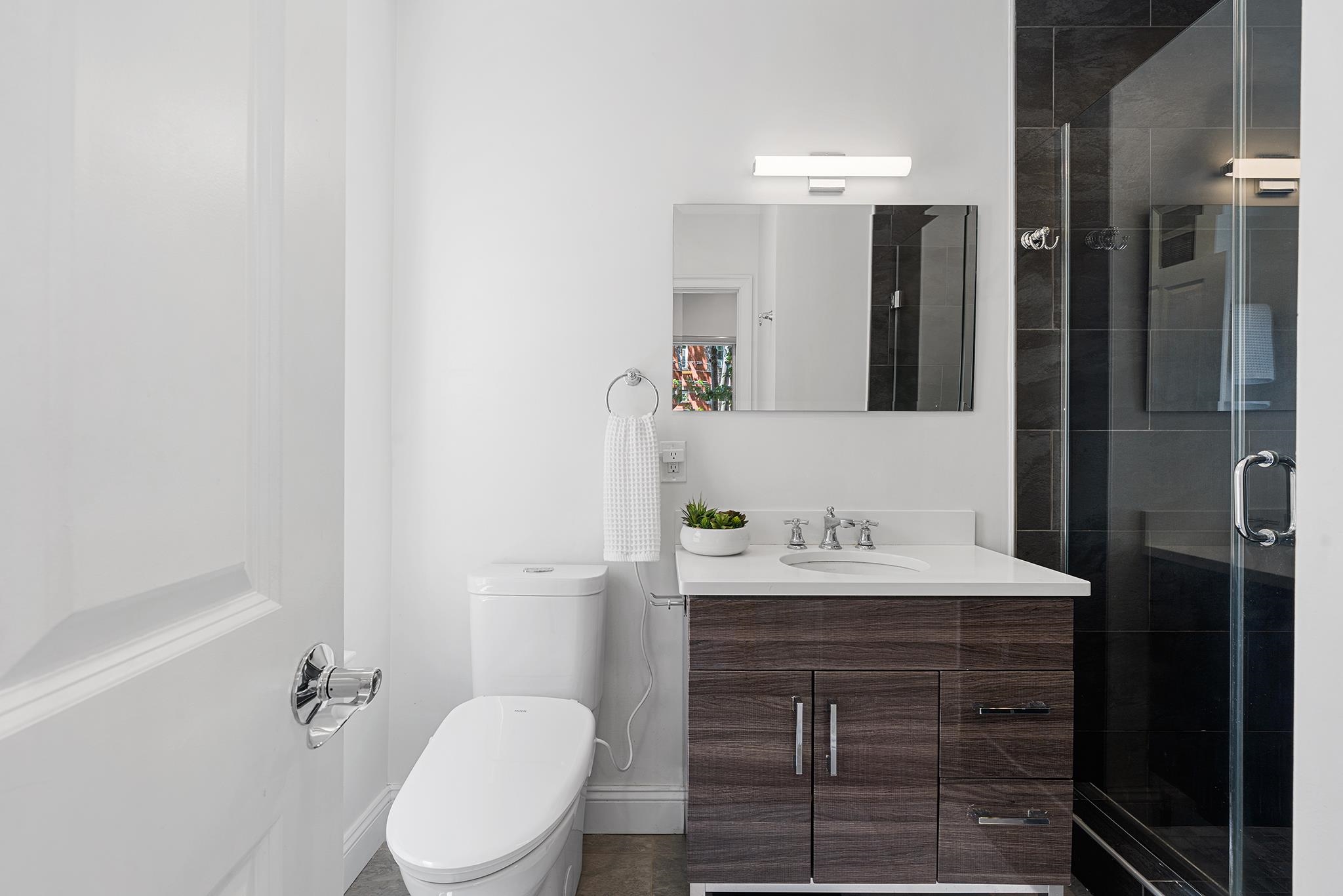 235 7TH ST Unit: 2