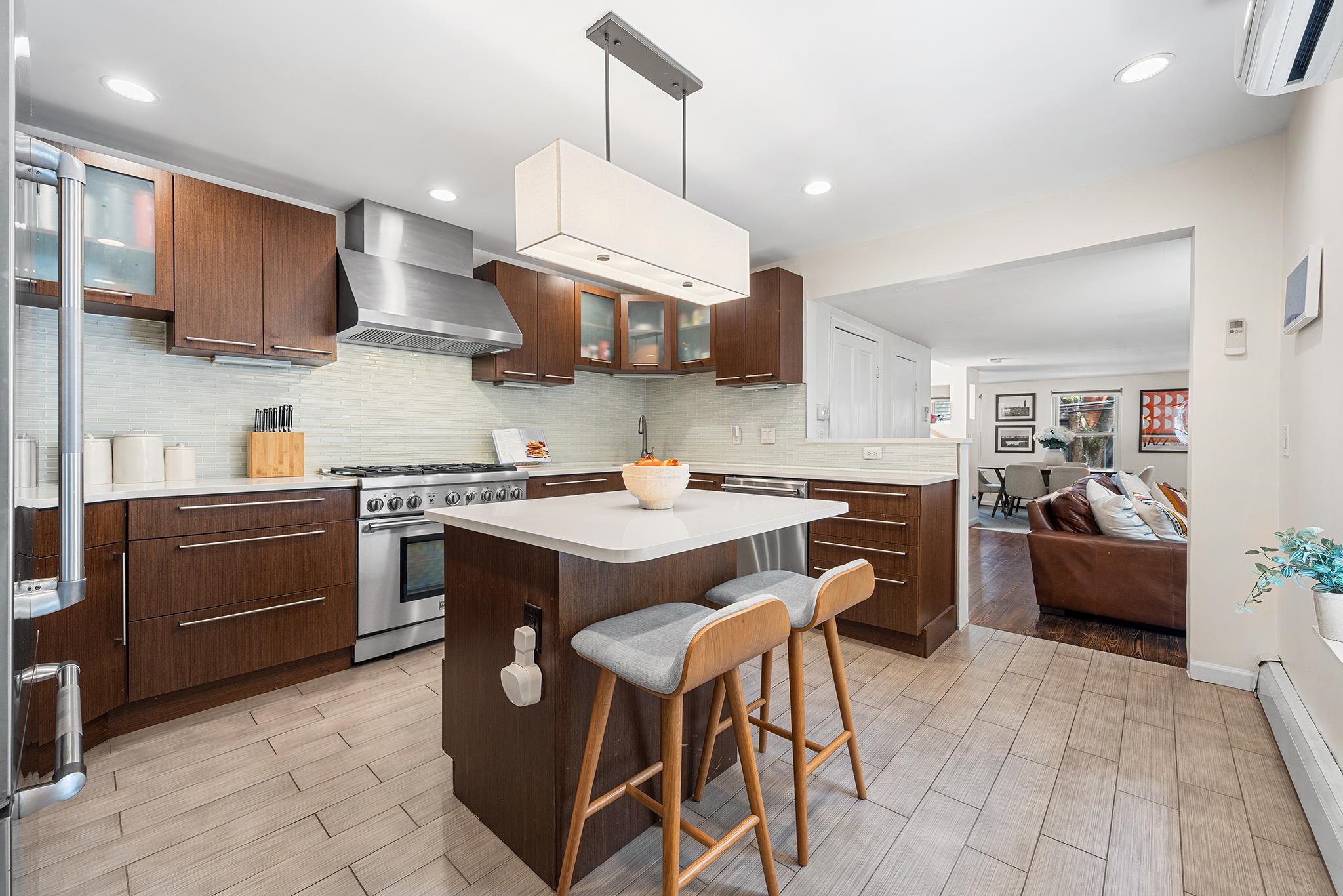 235 7TH ST Unit: 2
