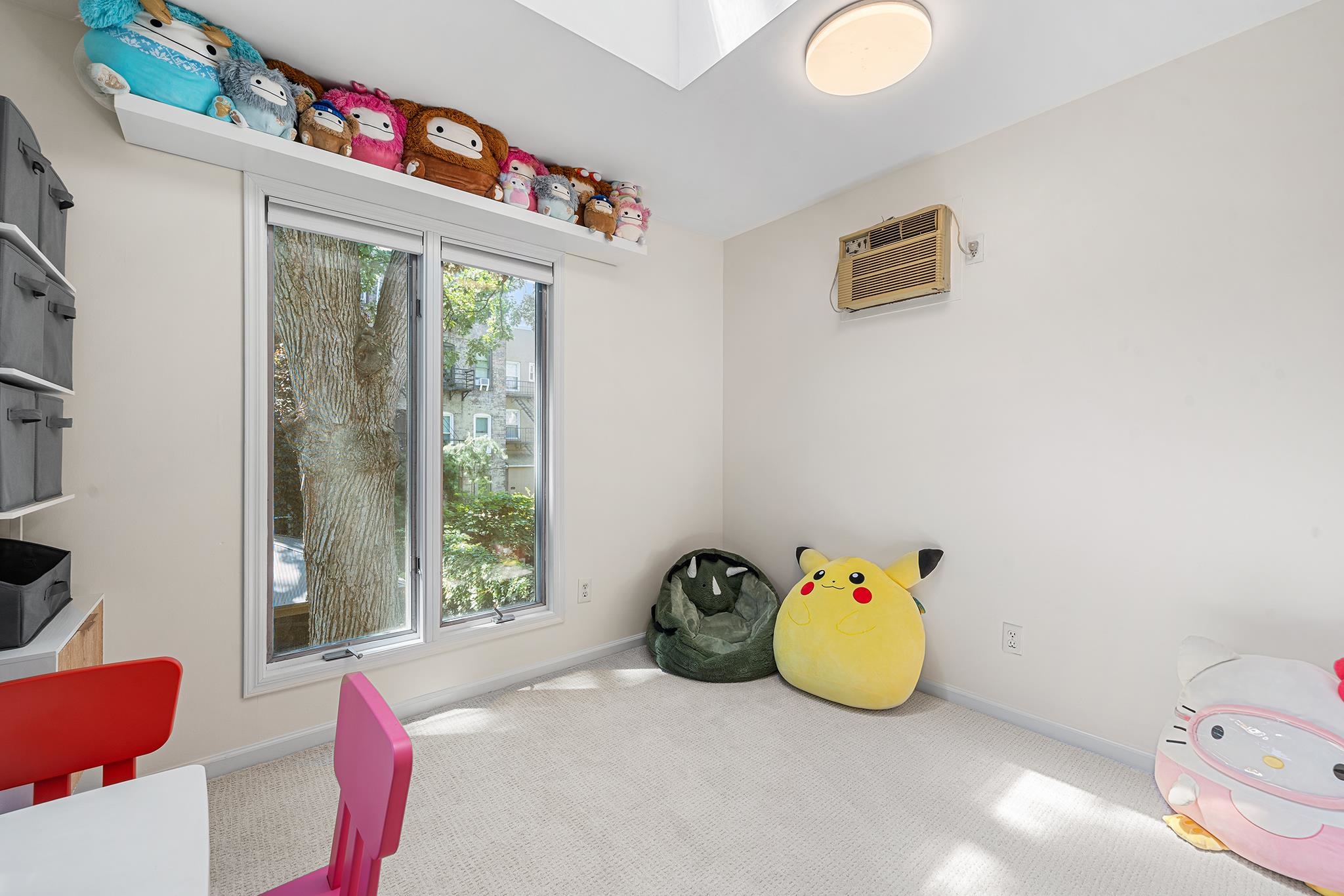 235 7TH ST Unit: 2