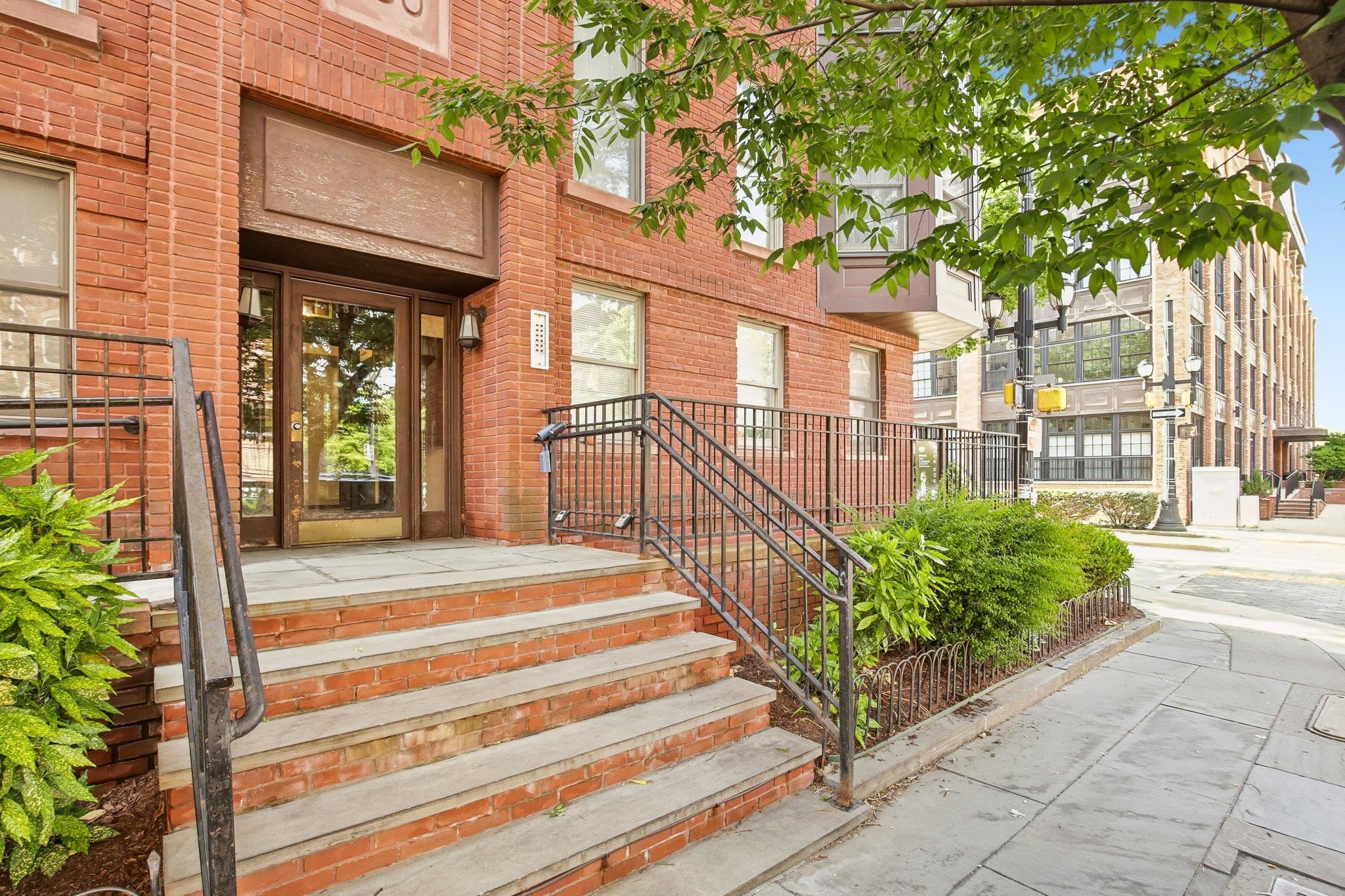 180 WASHINGTON ST Unit: PH14
