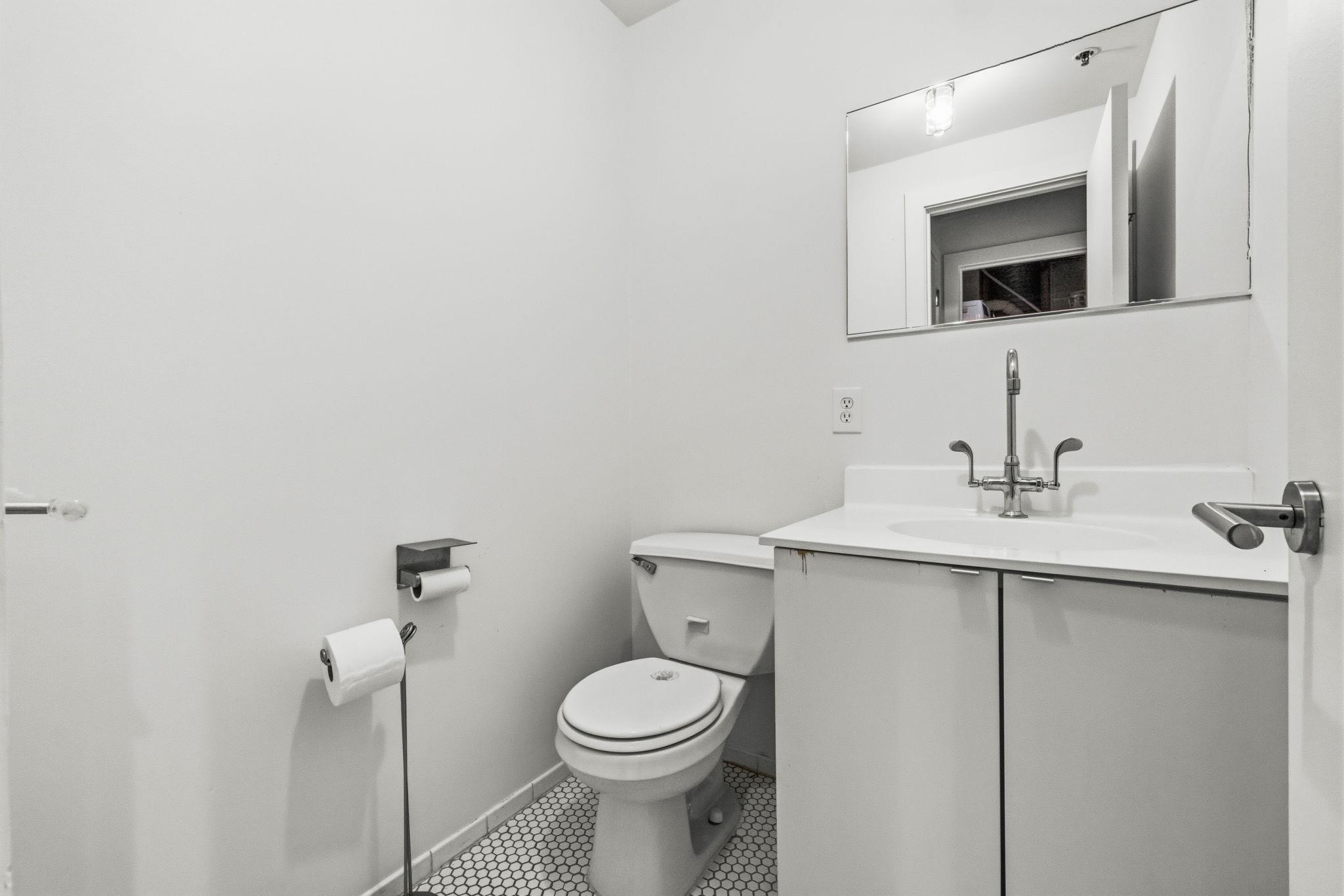 140 BAY ST Unit: 2C