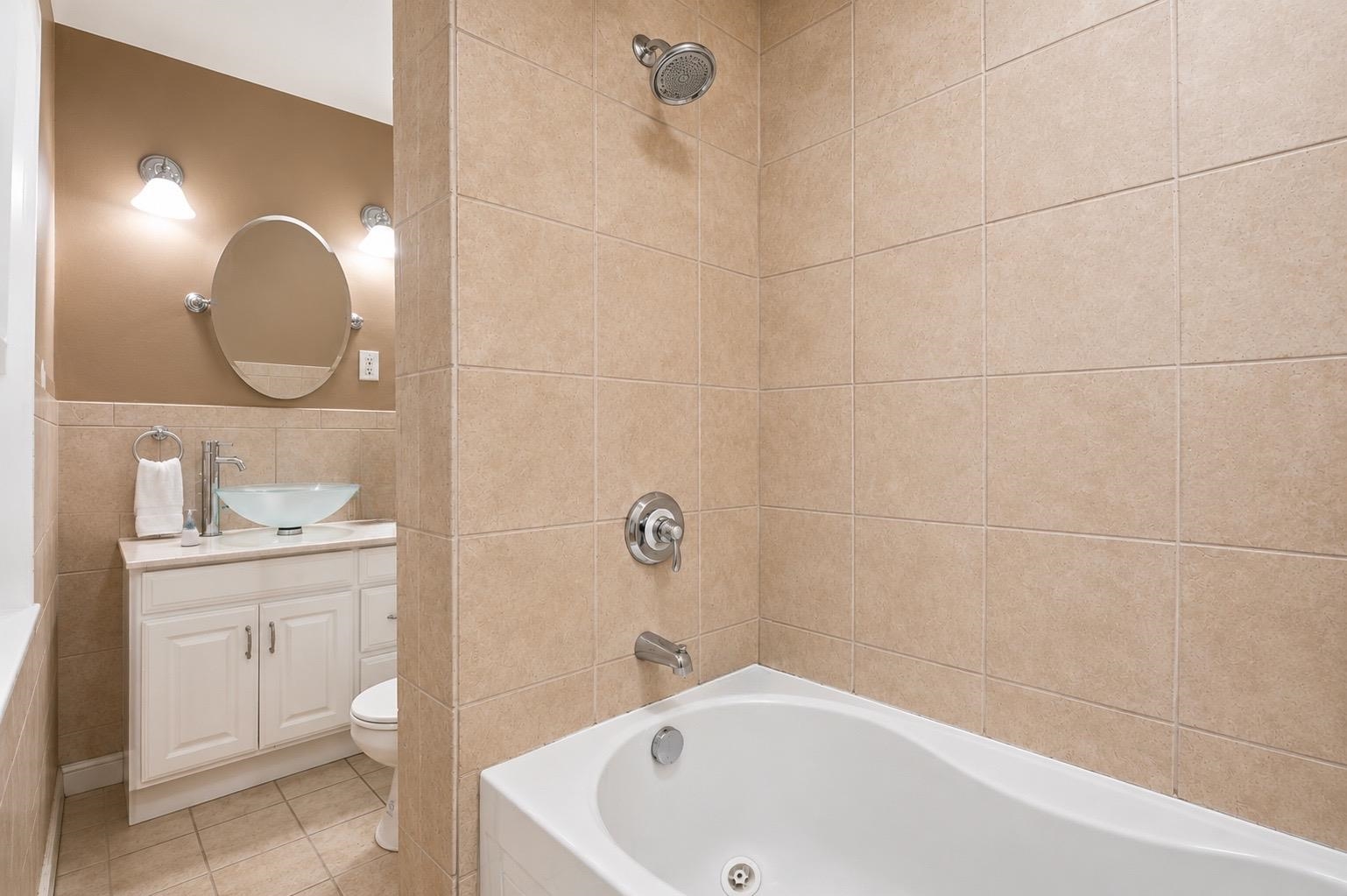 111 MALLORY AVE Unit: 2