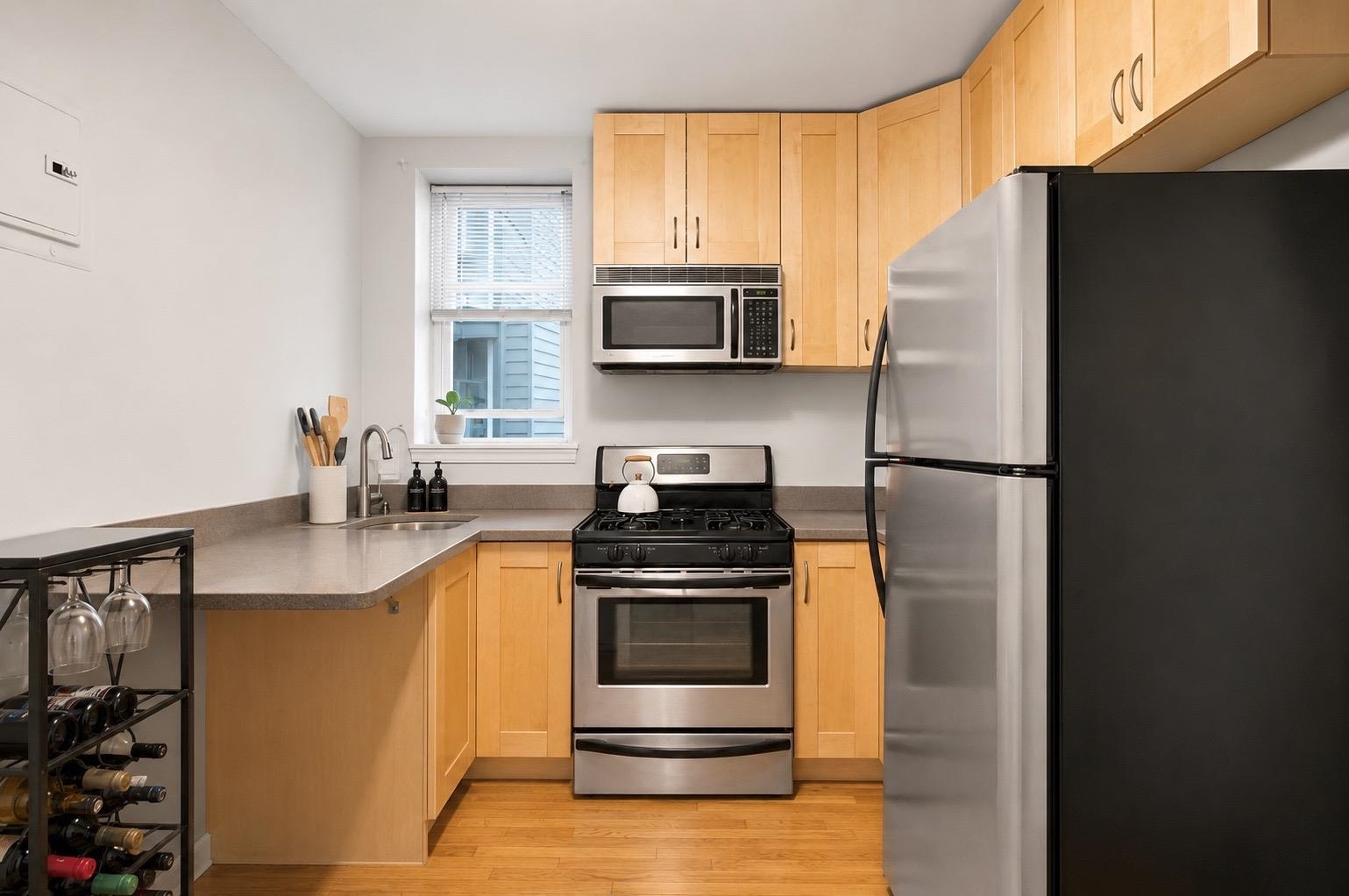 111 MALLORY AVE Unit: 2