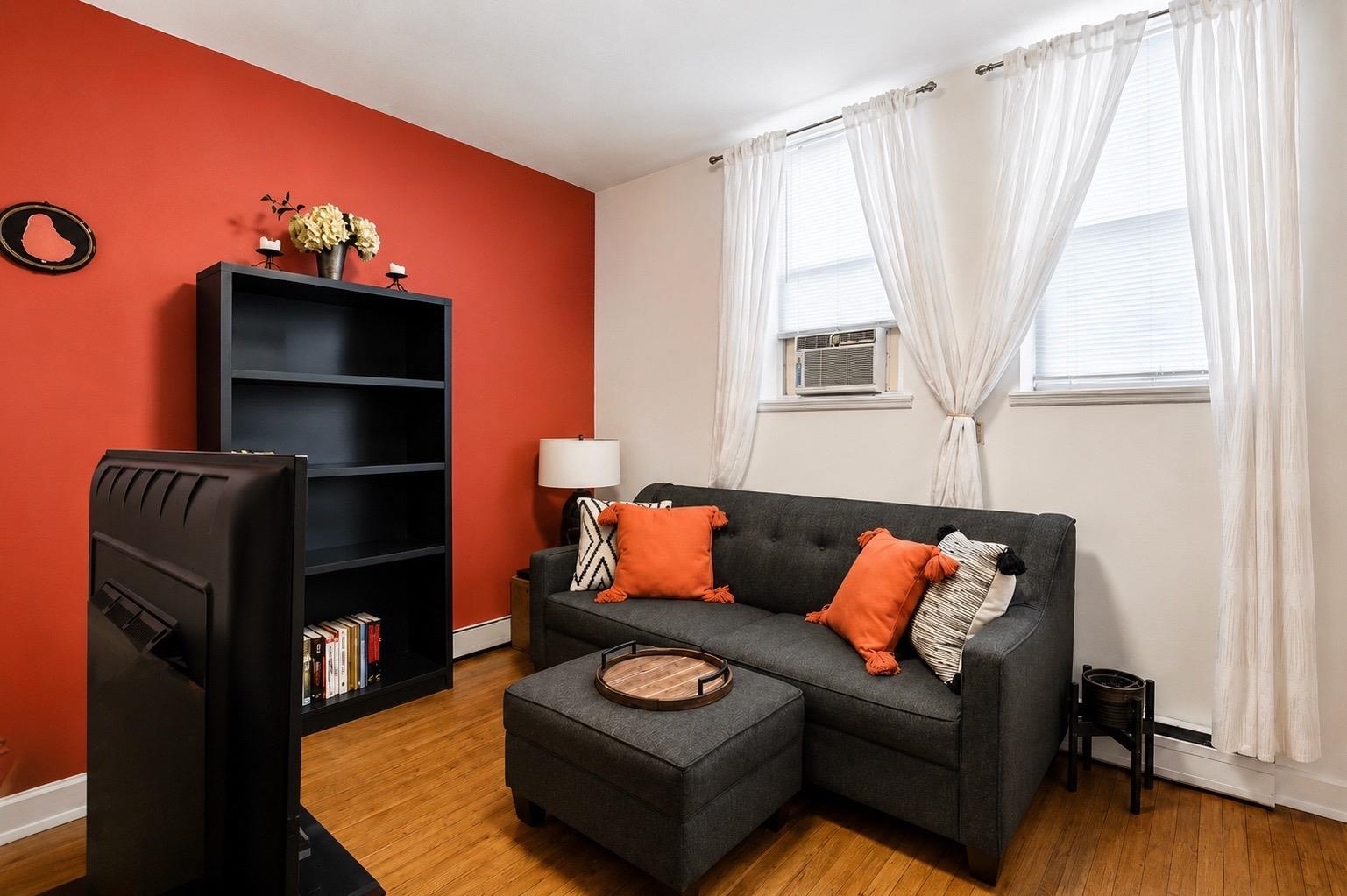 111 MALLORY AVE Unit: 2