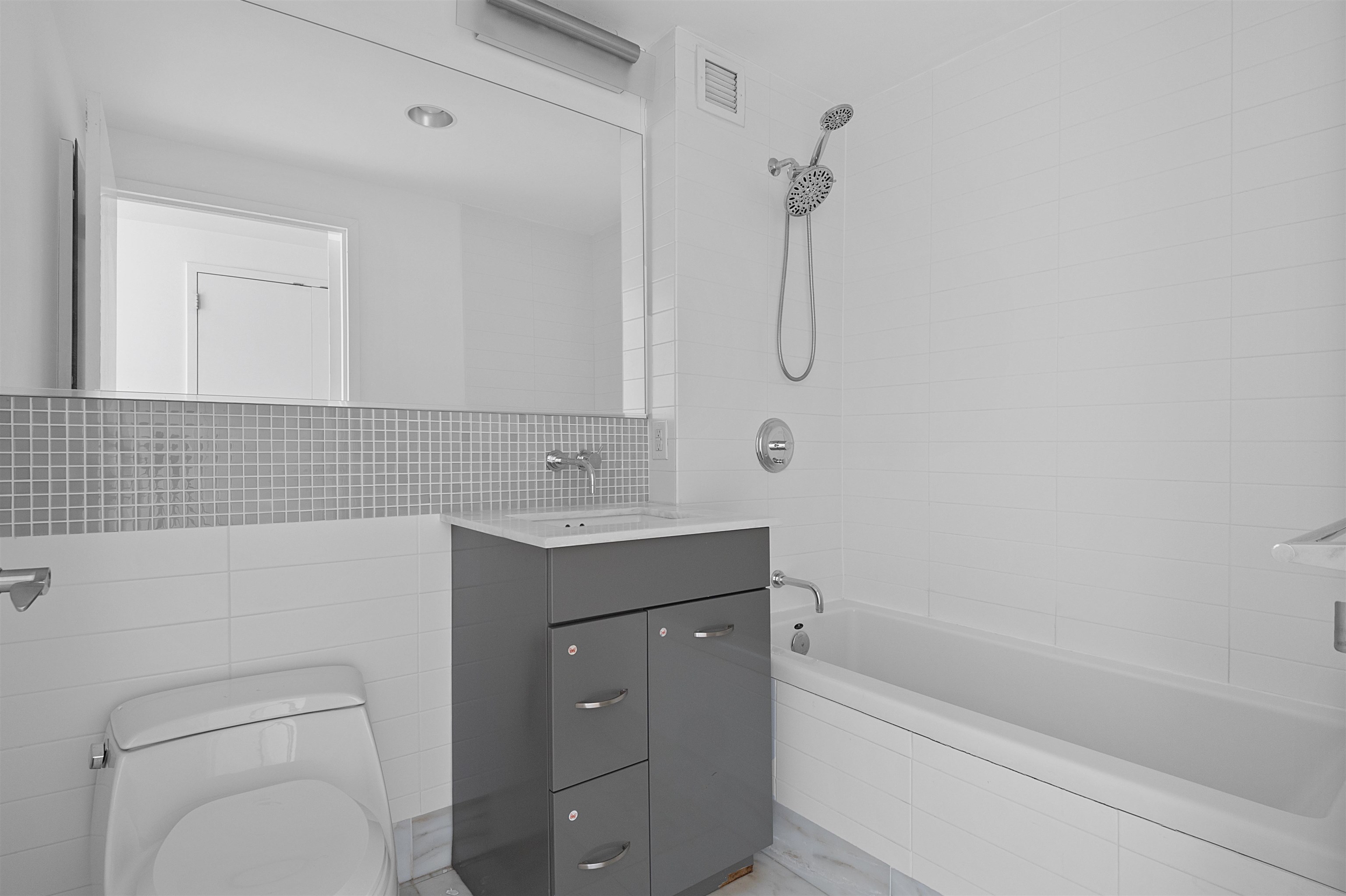 2 2ND ST Unit: 1103