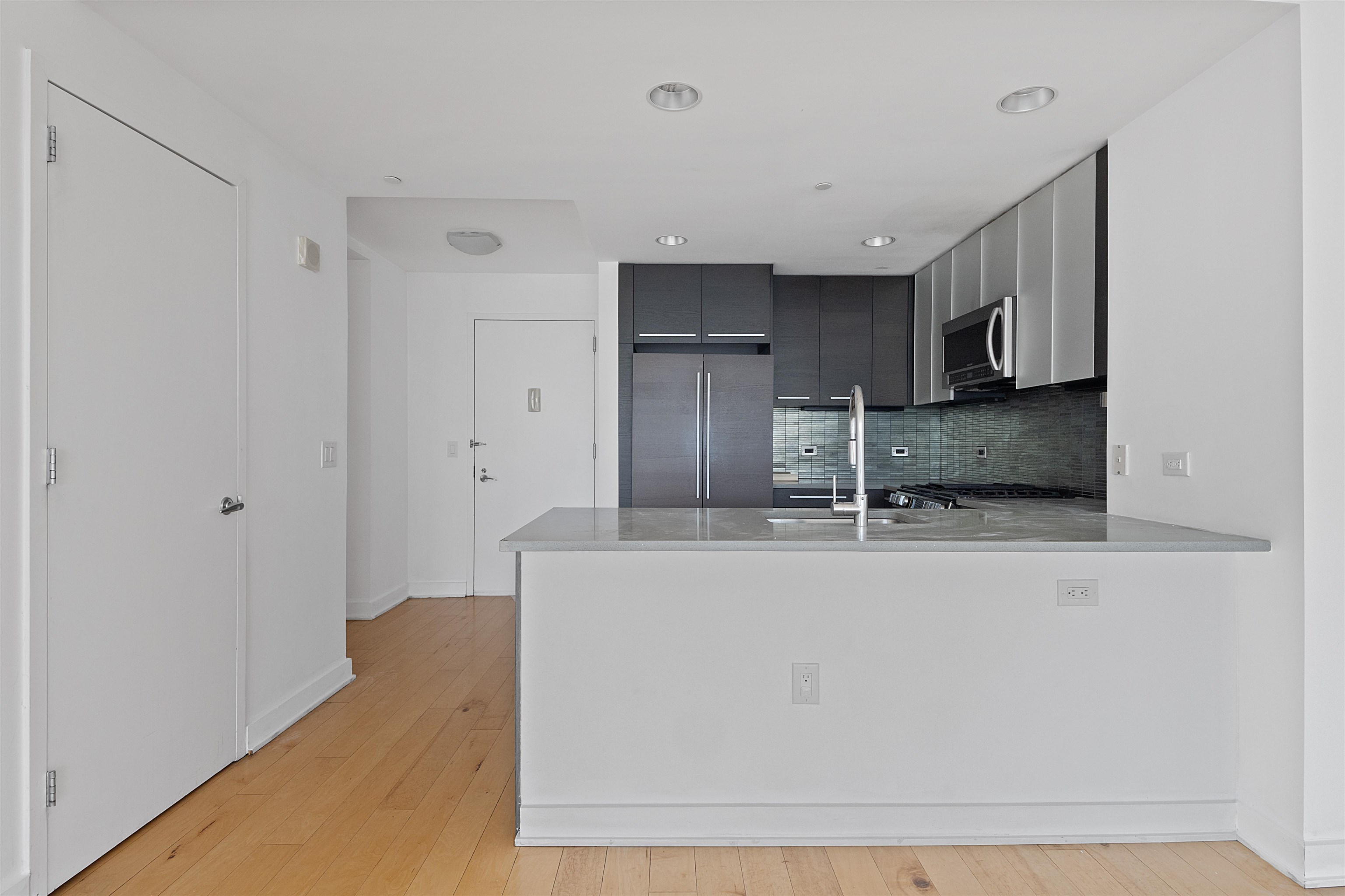 2 2ND ST Unit: 1103