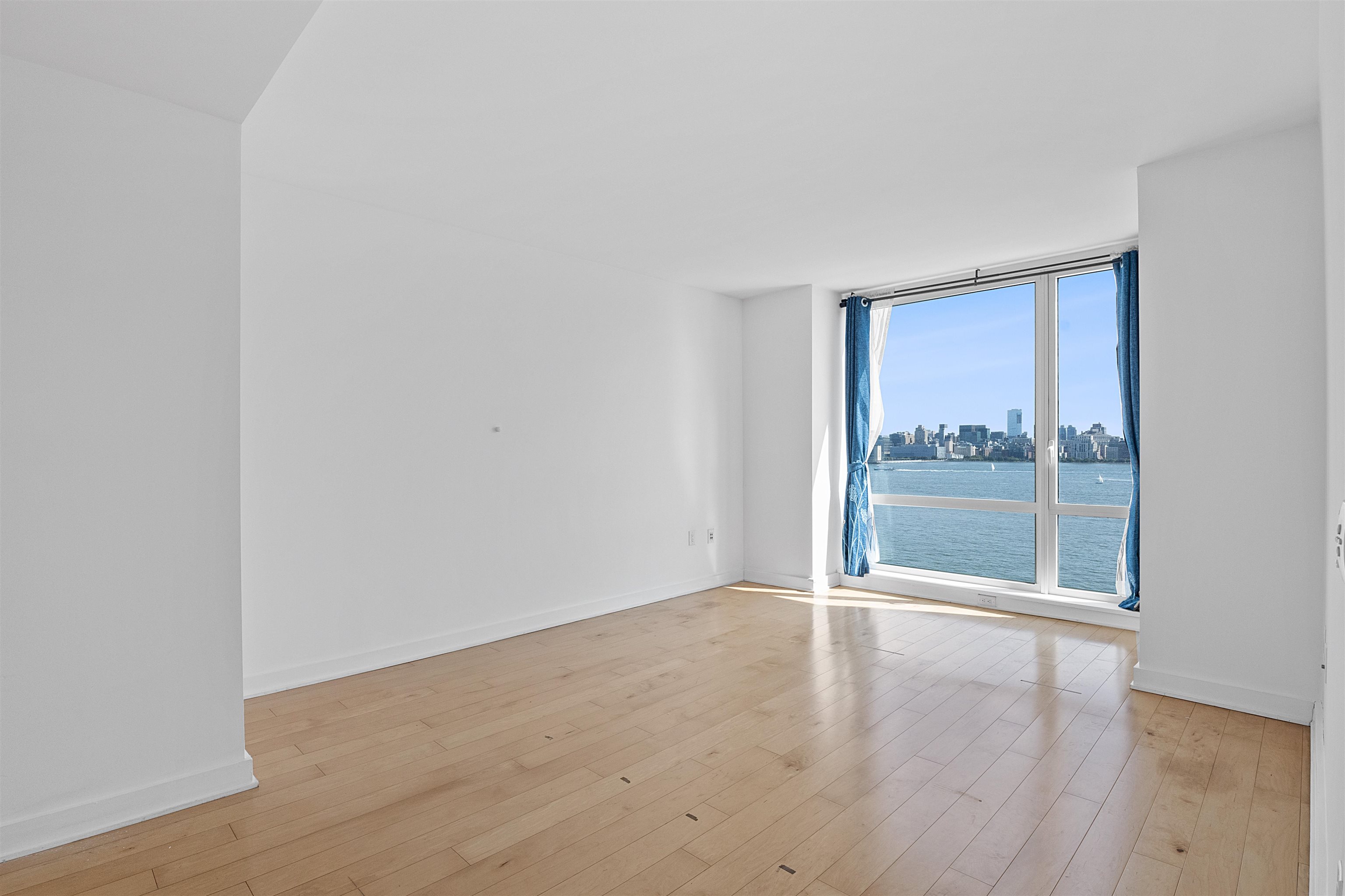 2 2ND ST Unit: 1103