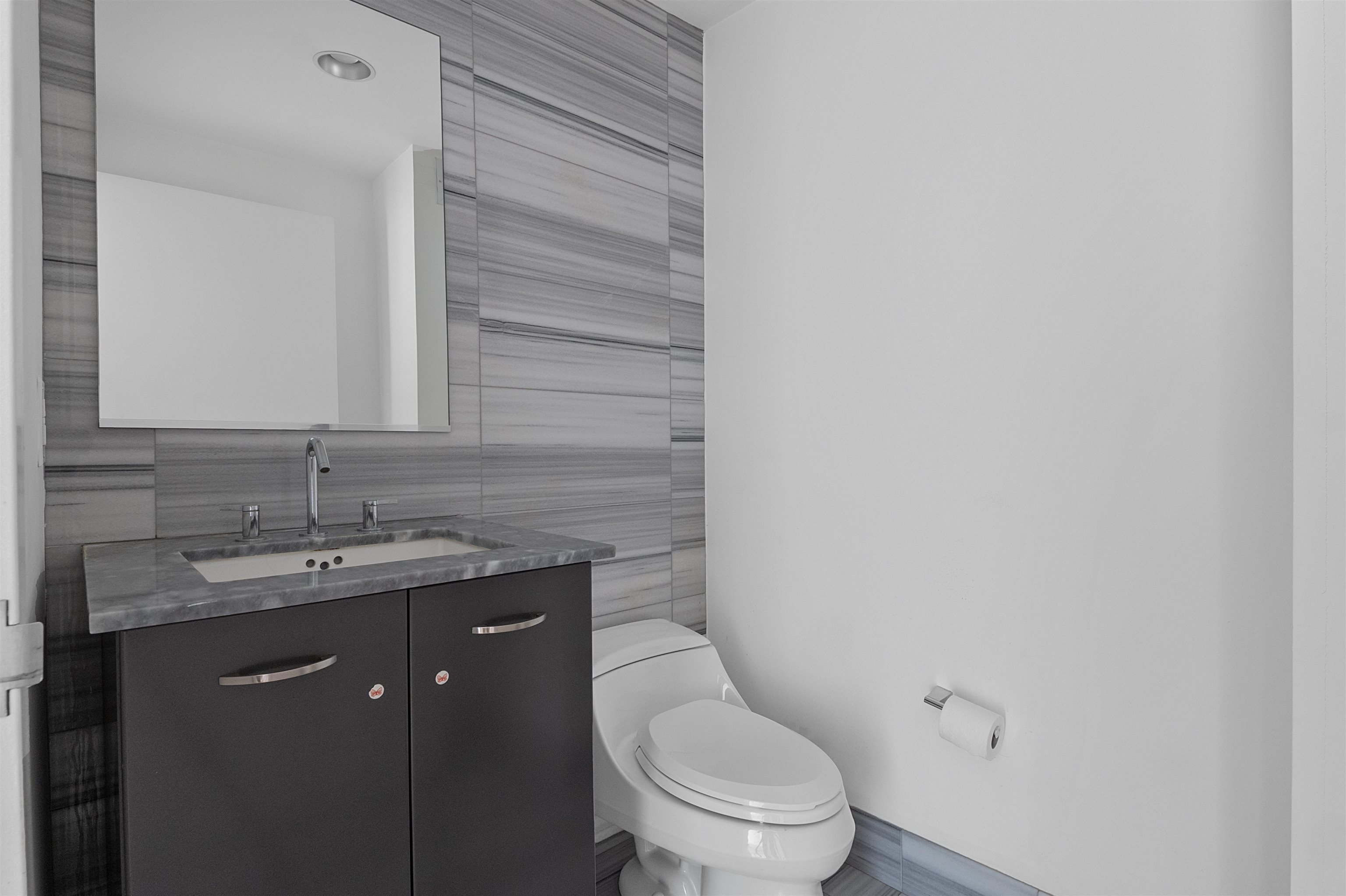 2 2ND ST Unit: 1103