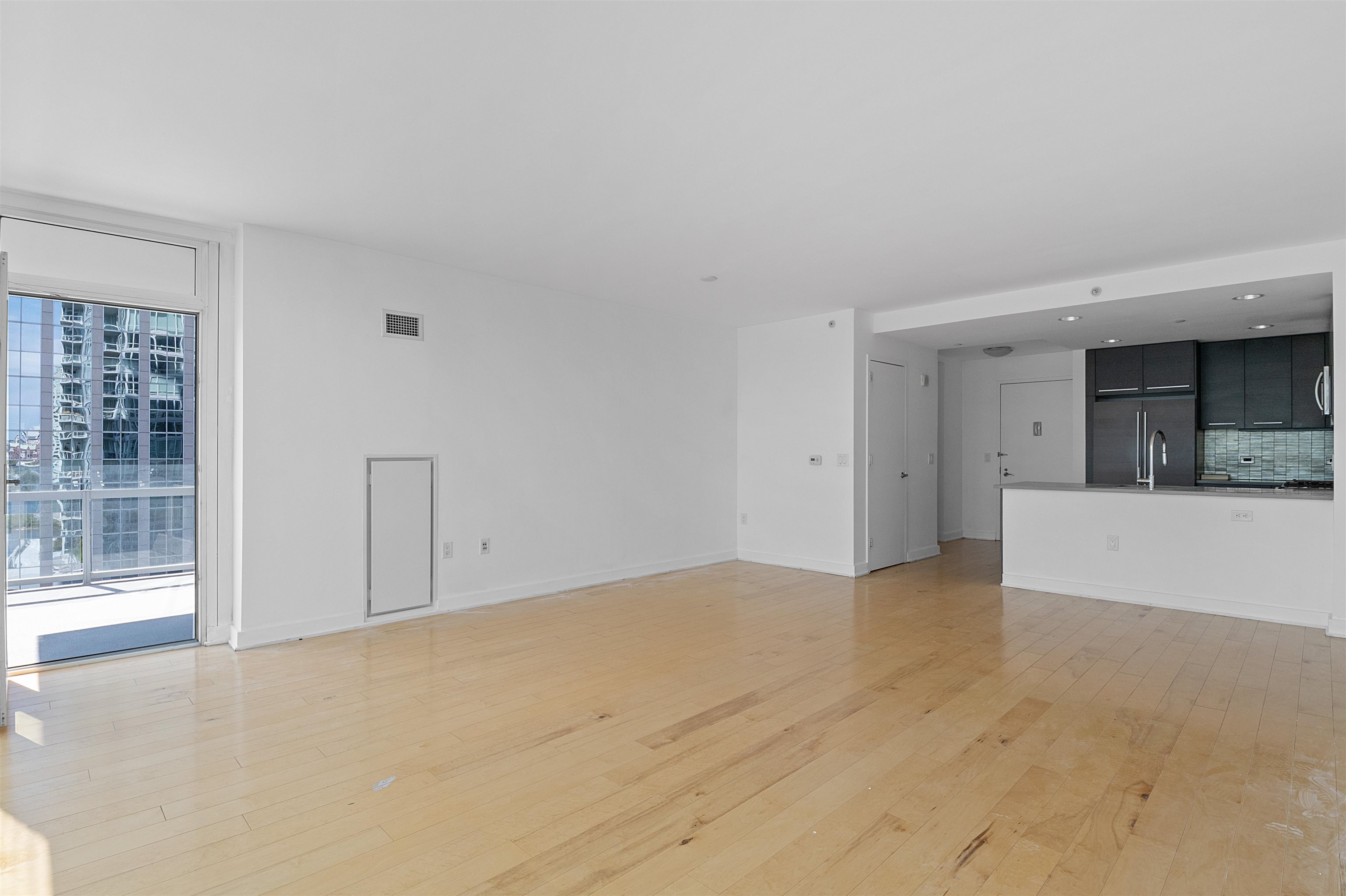 2 2ND ST Unit: 1103