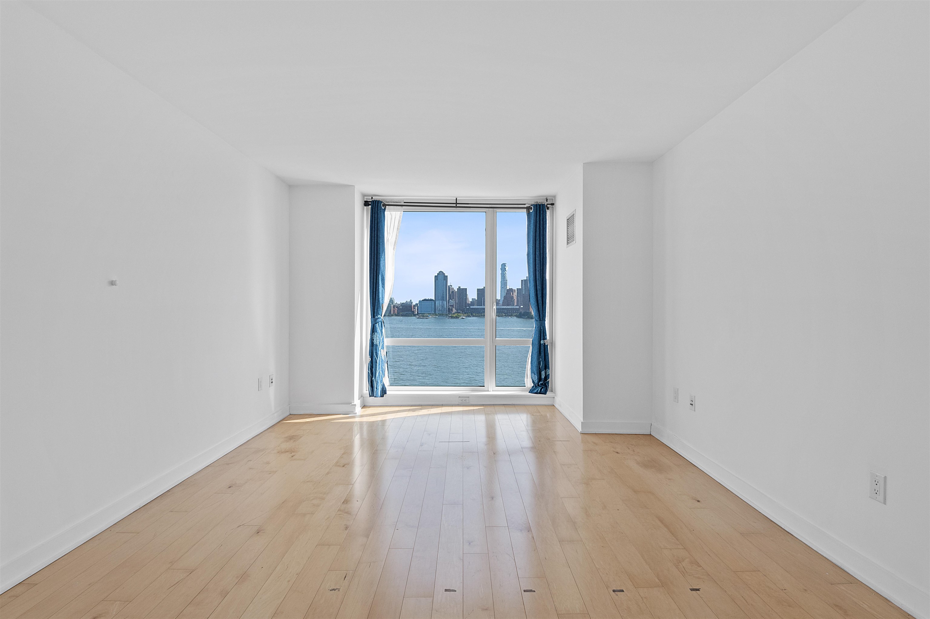 2 2ND ST Unit: 1103