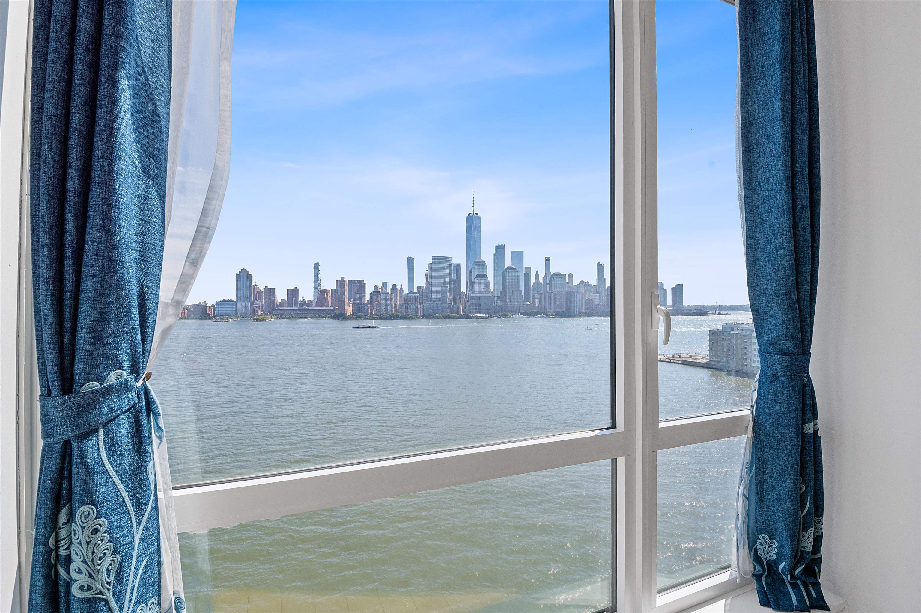 2 2ND ST Unit: 1103