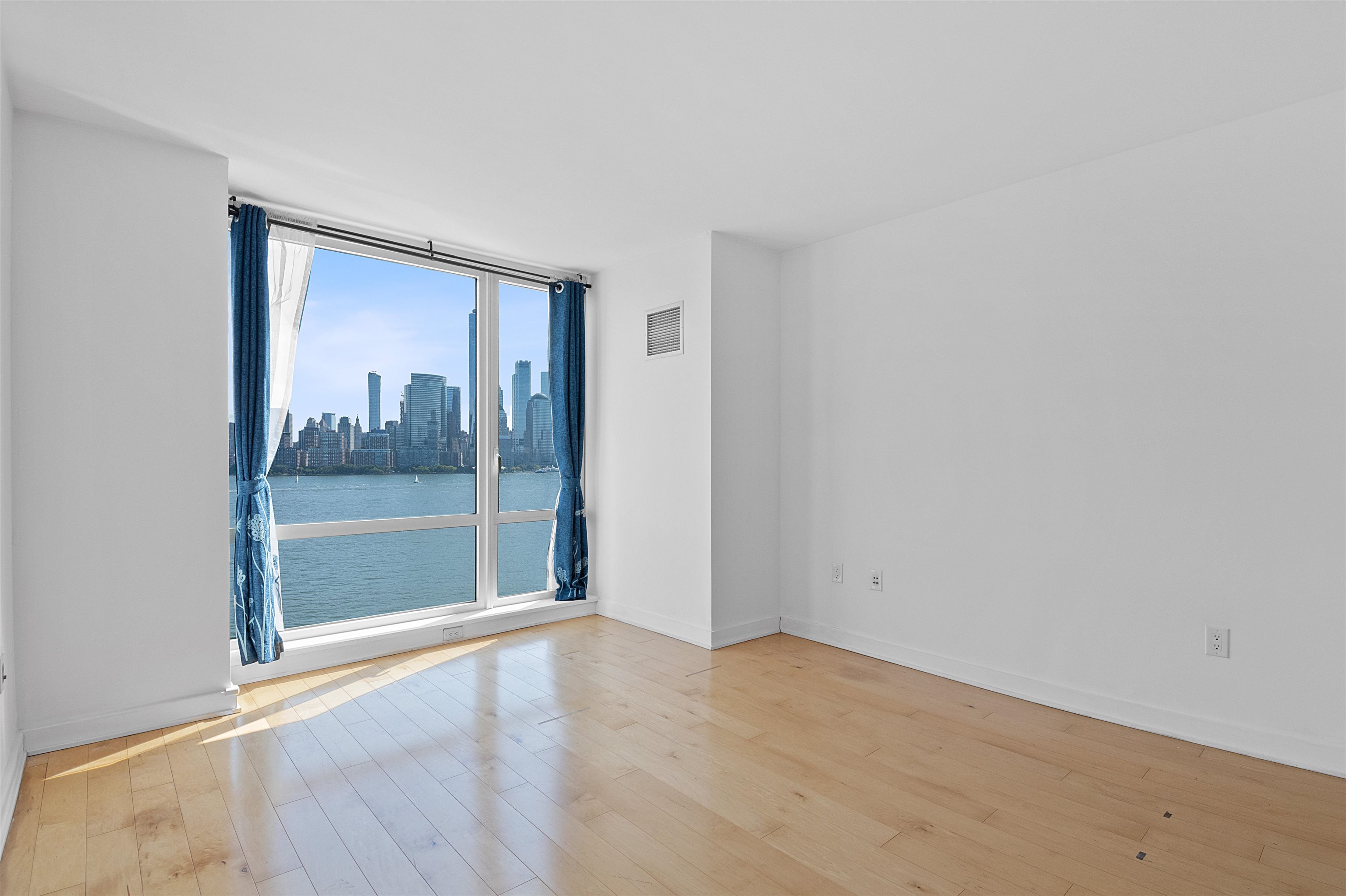 2 2ND ST Unit: 1103