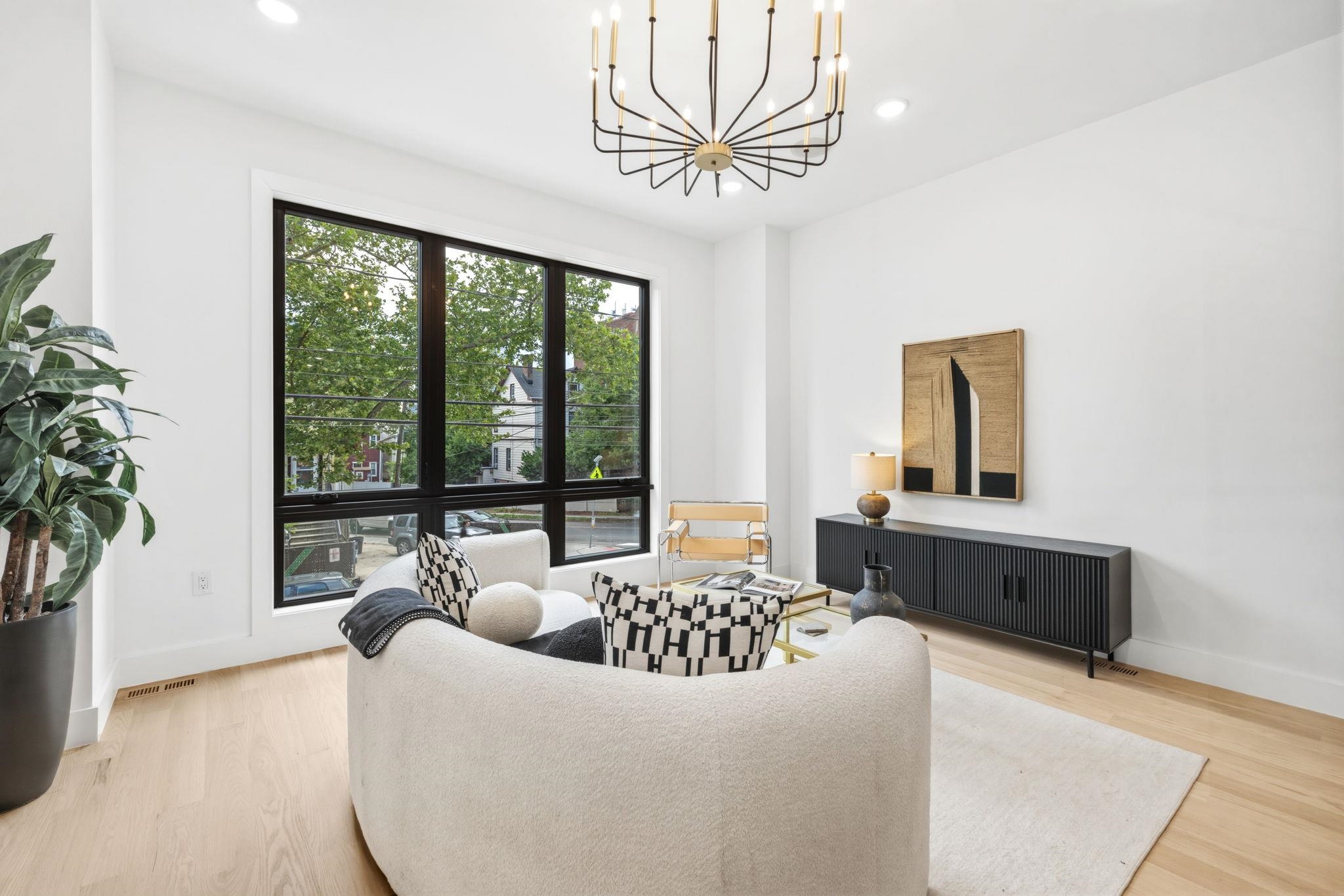 42 WAVERLY ST Unit: 1