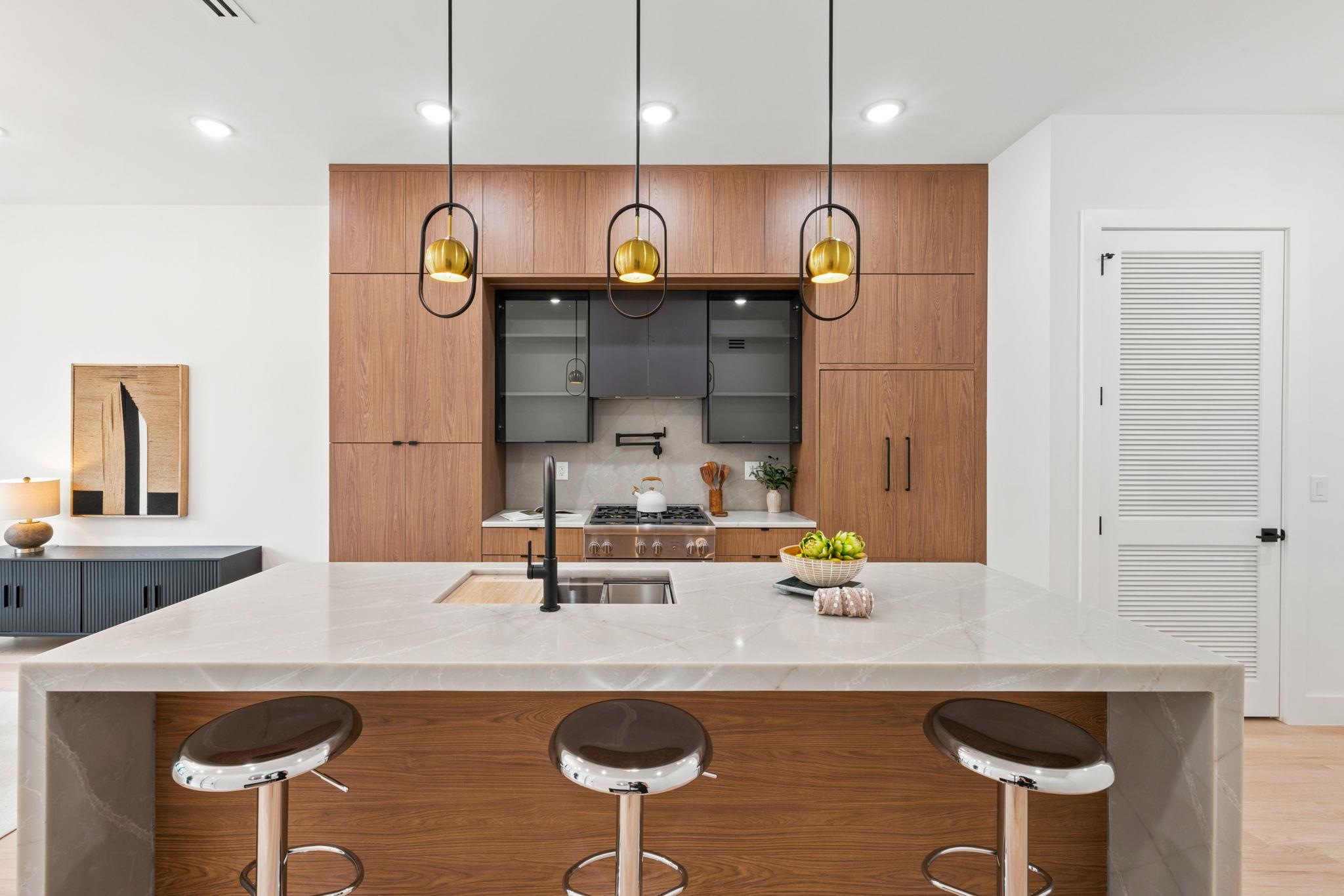 42 WAVERLY ST Unit: 1