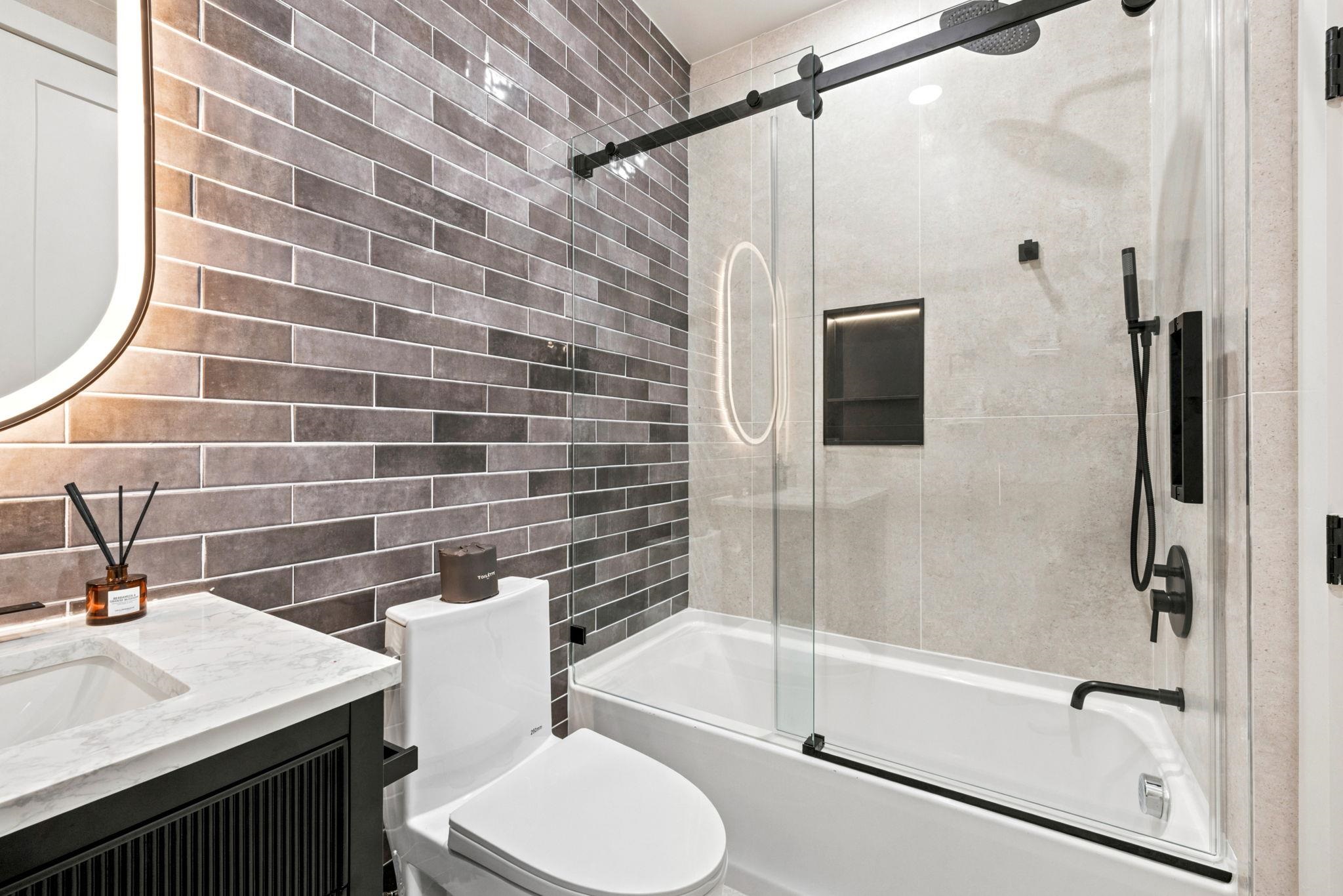 42 WAVERLY ST Unit: 2