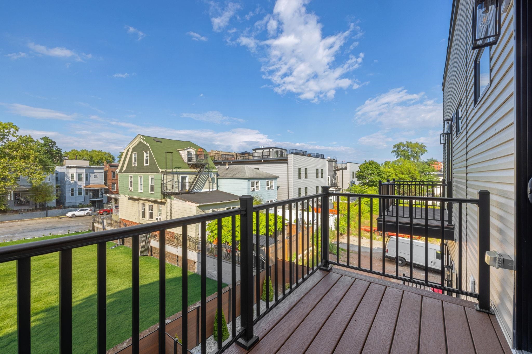 42 WAVERLY ST Unit: 2
