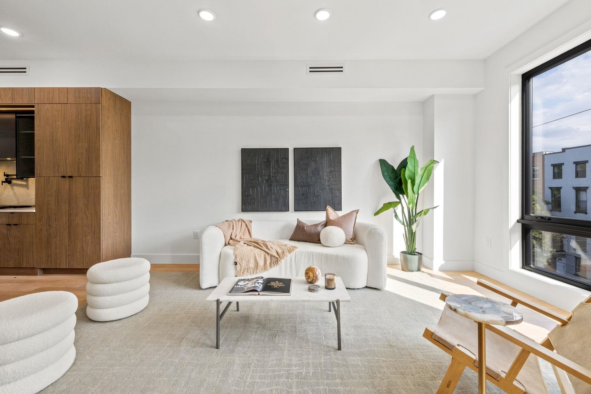42 WAVERLY ST Unit: 2