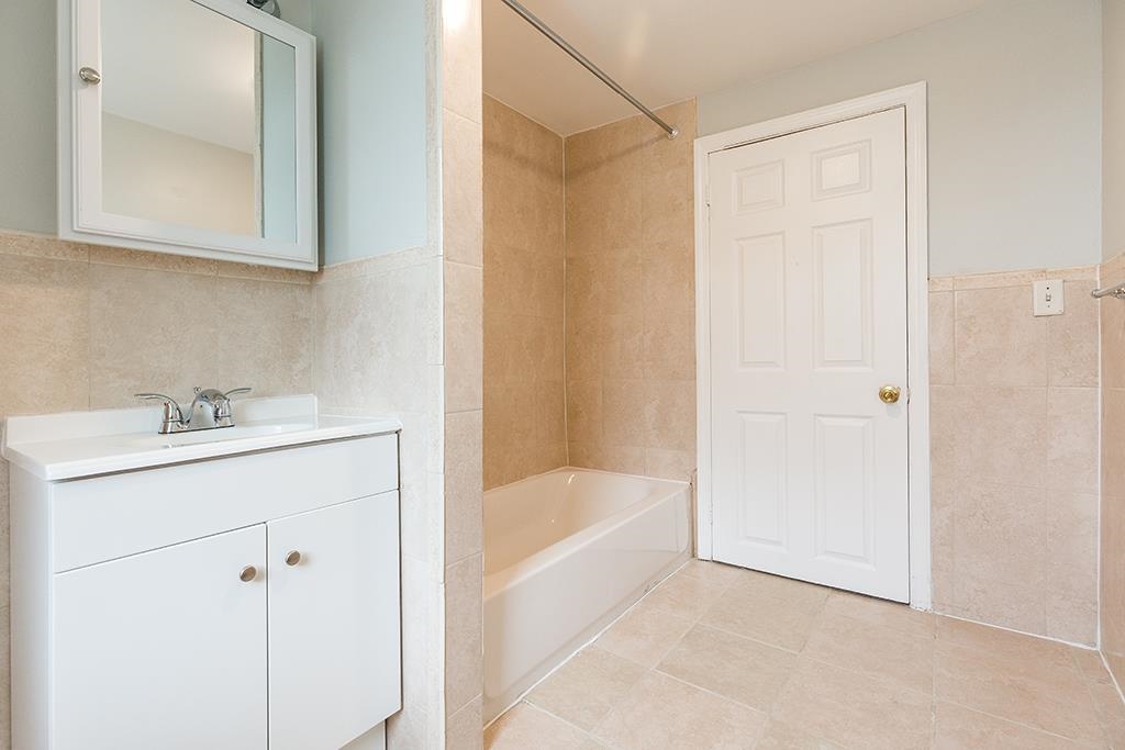 69 BELMONT AVE Unit: 2