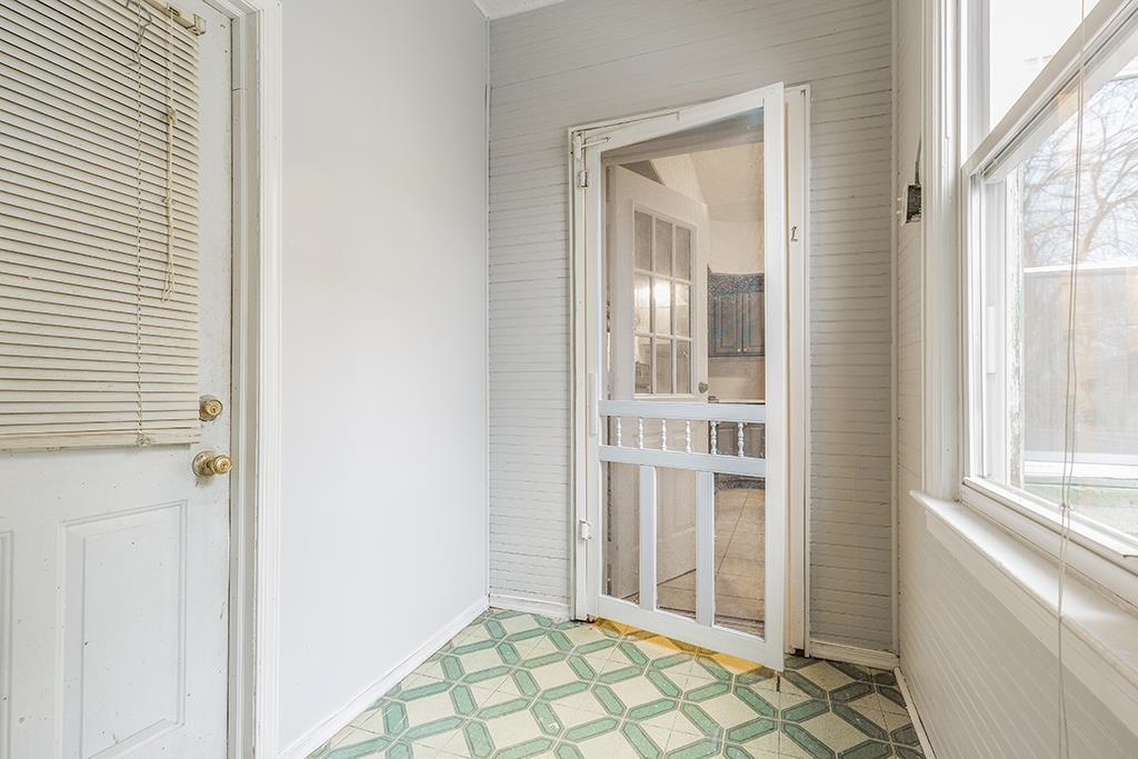 342 AVENUE E Unit: 1