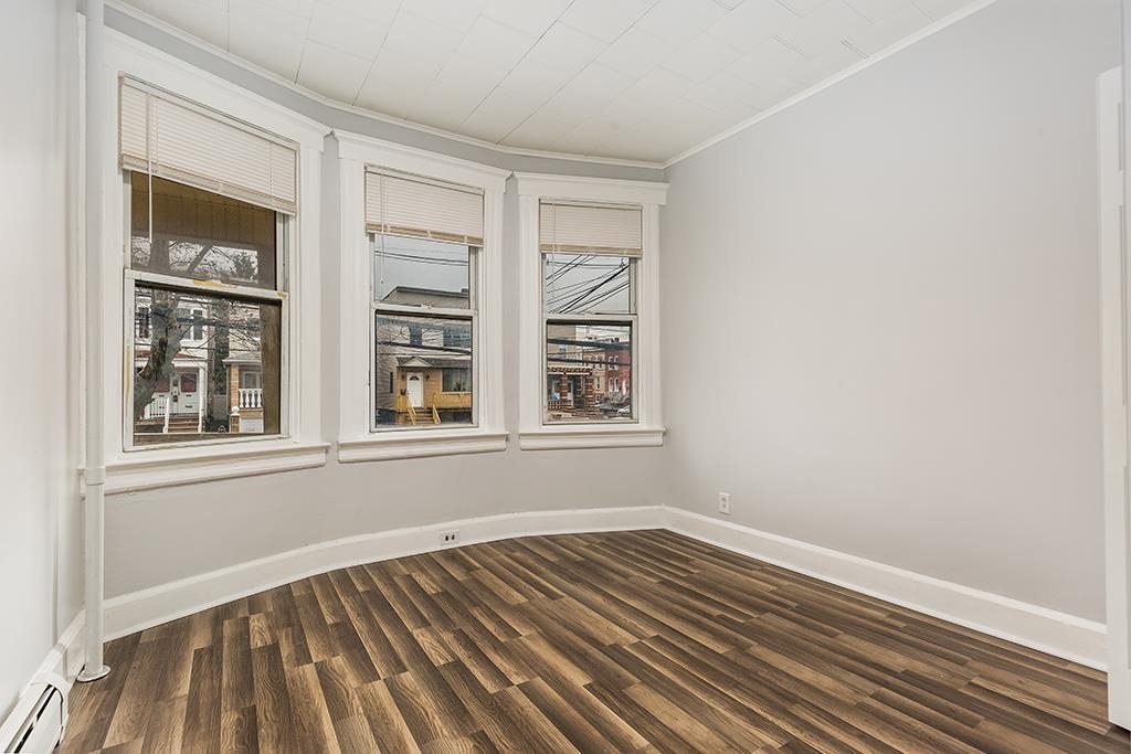 342 AVENUE E Unit: 1