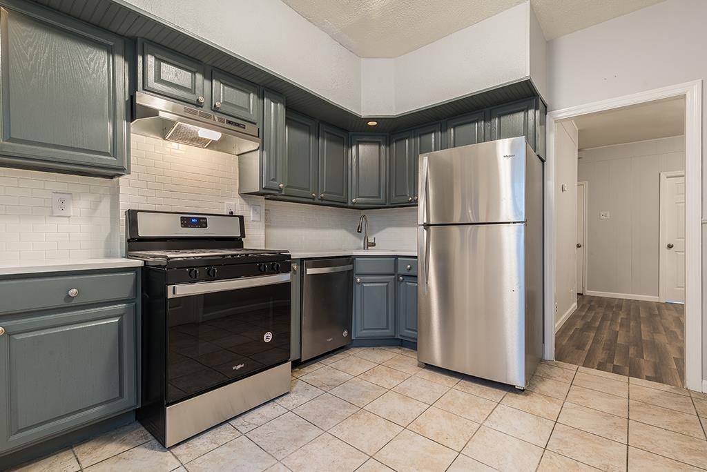 342 AVENUE E Unit: 1